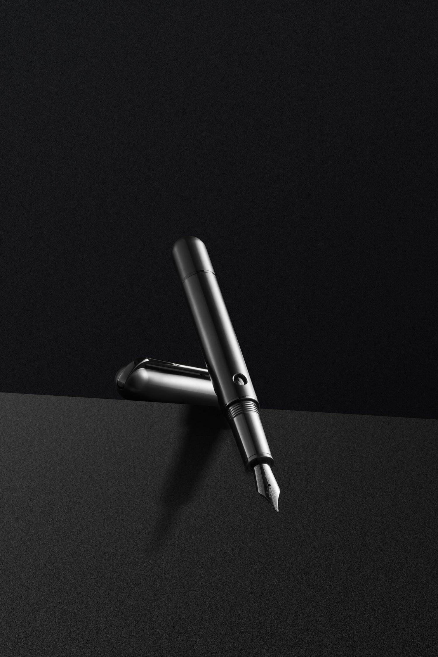 Nahvalur Nautilus Ti: Black Fountain Pen