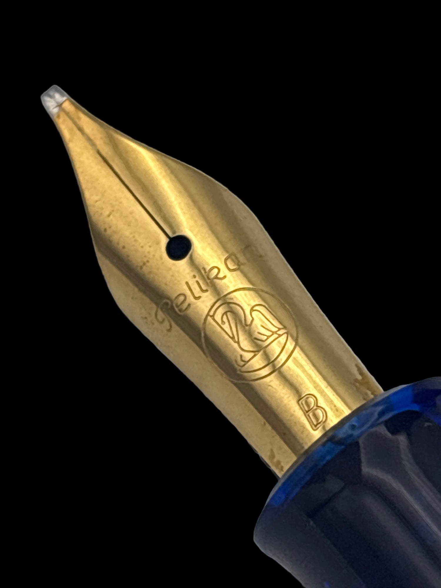 Pelikan M200 Blue - Broad Cursive Smooth Italic Nib