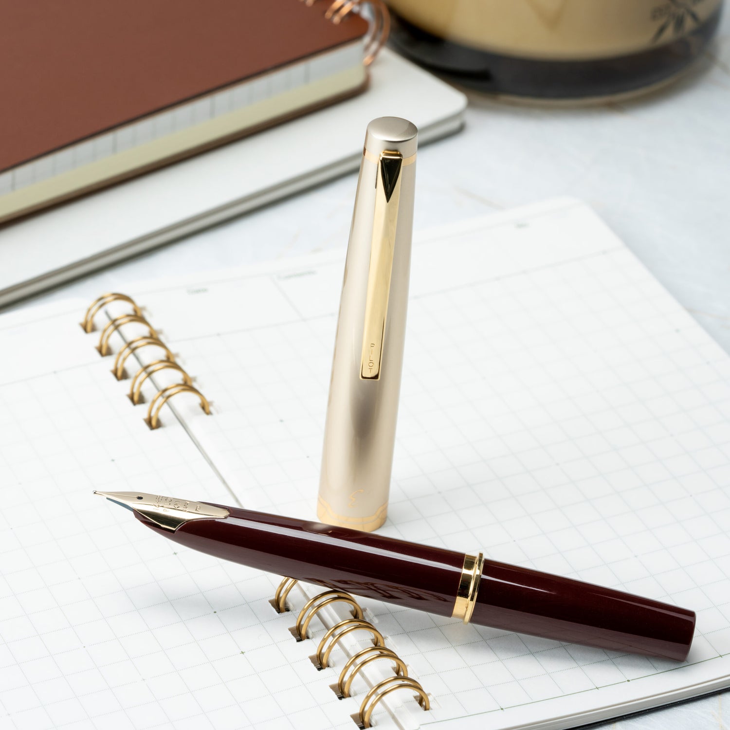 Pilot E95s Fountain Pen - Burgundy & Ivory