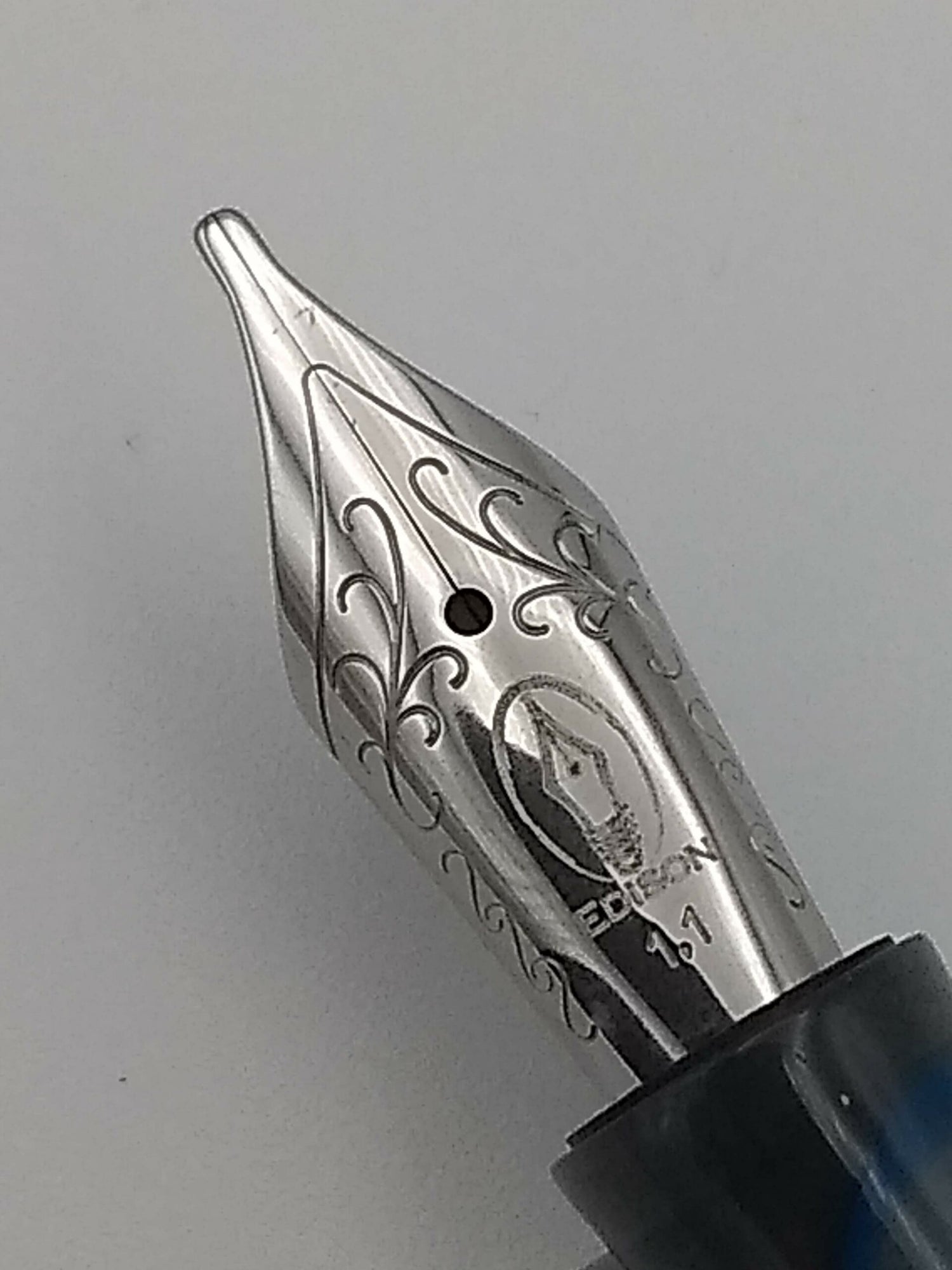 Edison Nouveau Premiere 2014 Winter Edition - 1.1 Stub Steel Nib