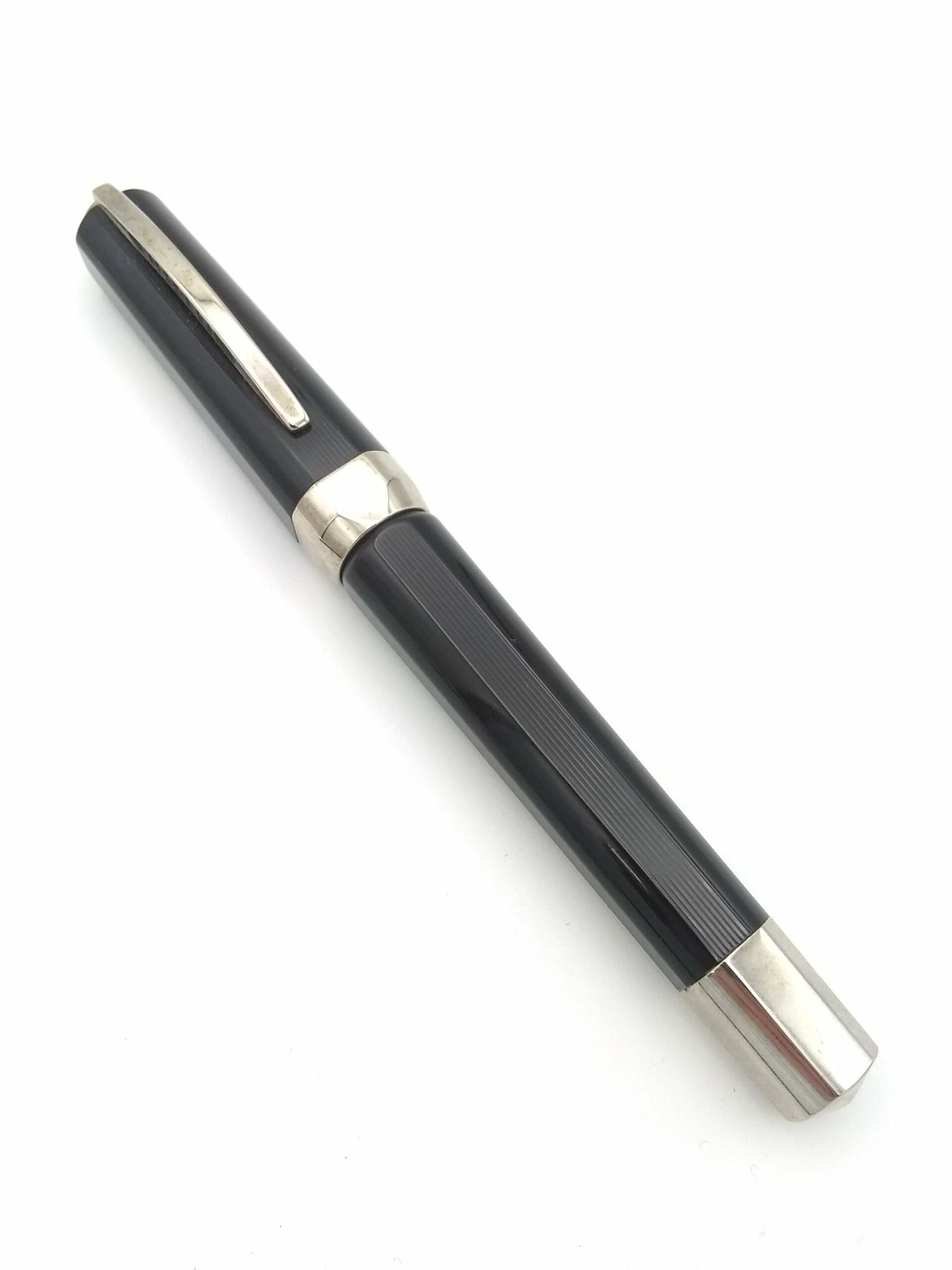 Visconti Opera Master Black & Silver - 18k Fine Nib