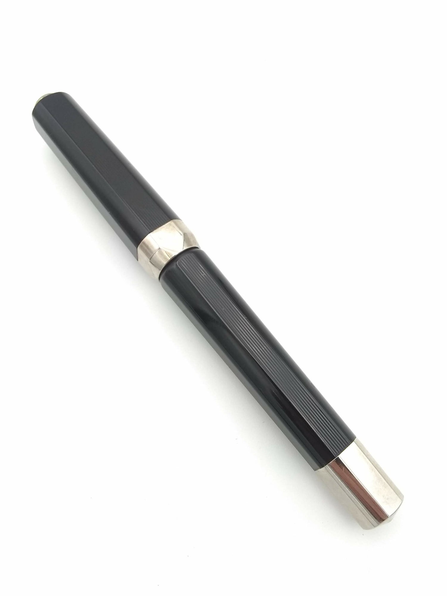 Visconti Opera Master Black & Silver - 18k Fine Nib