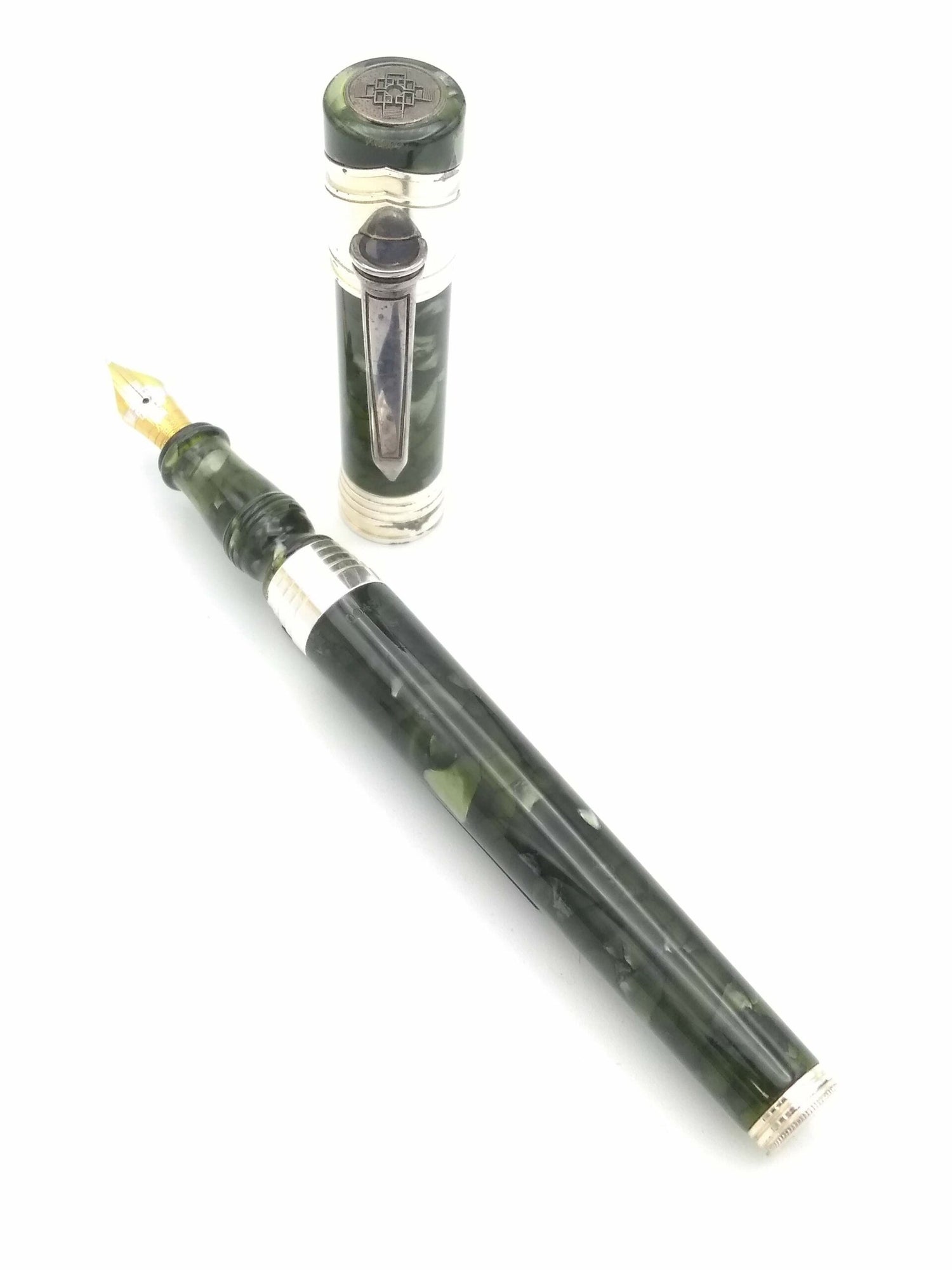 Signum Palladio Green with Silver Trim - 18k Medium Nib