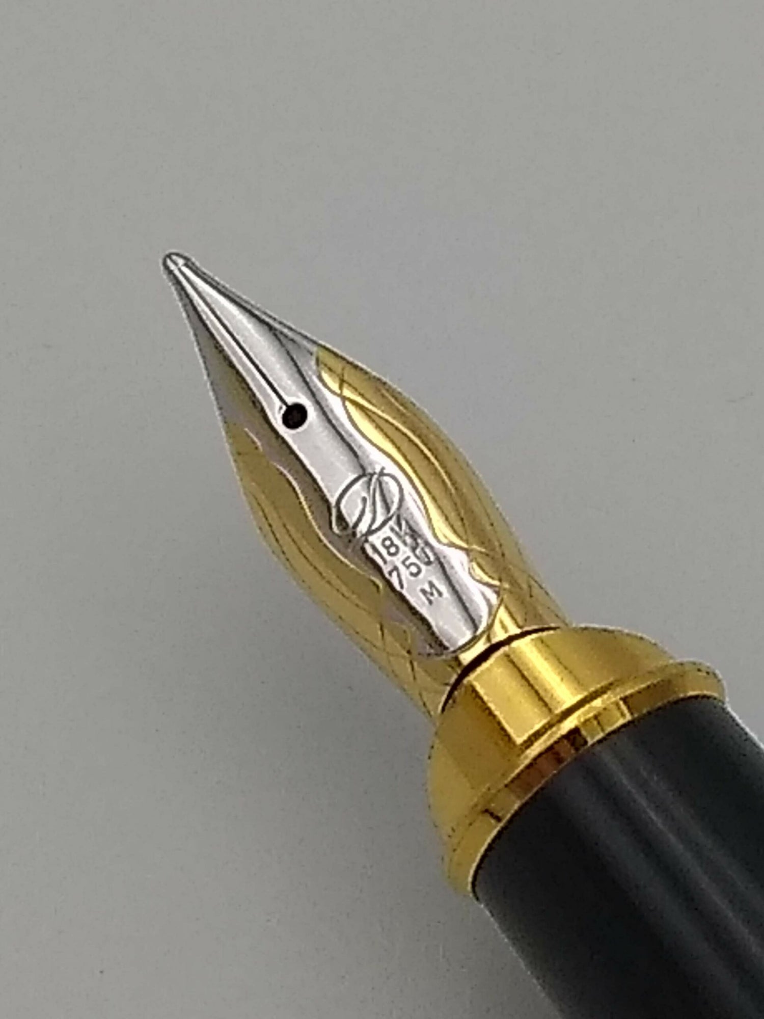 ST Dupont Olympio Sterling Silver - 18k Medium Nib