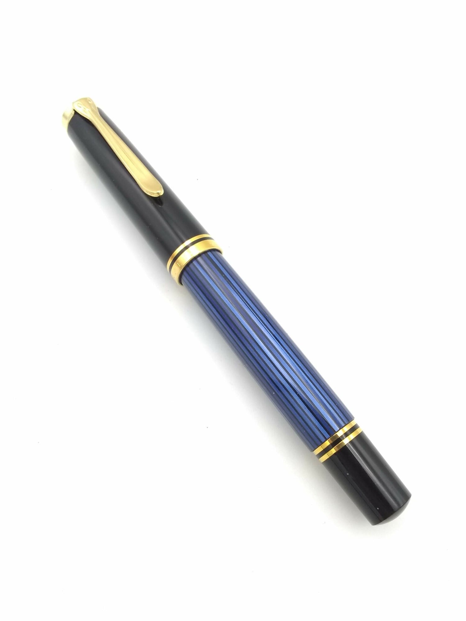 Pelikan M800 Blue Striated - 18k Italic Broad Nib
