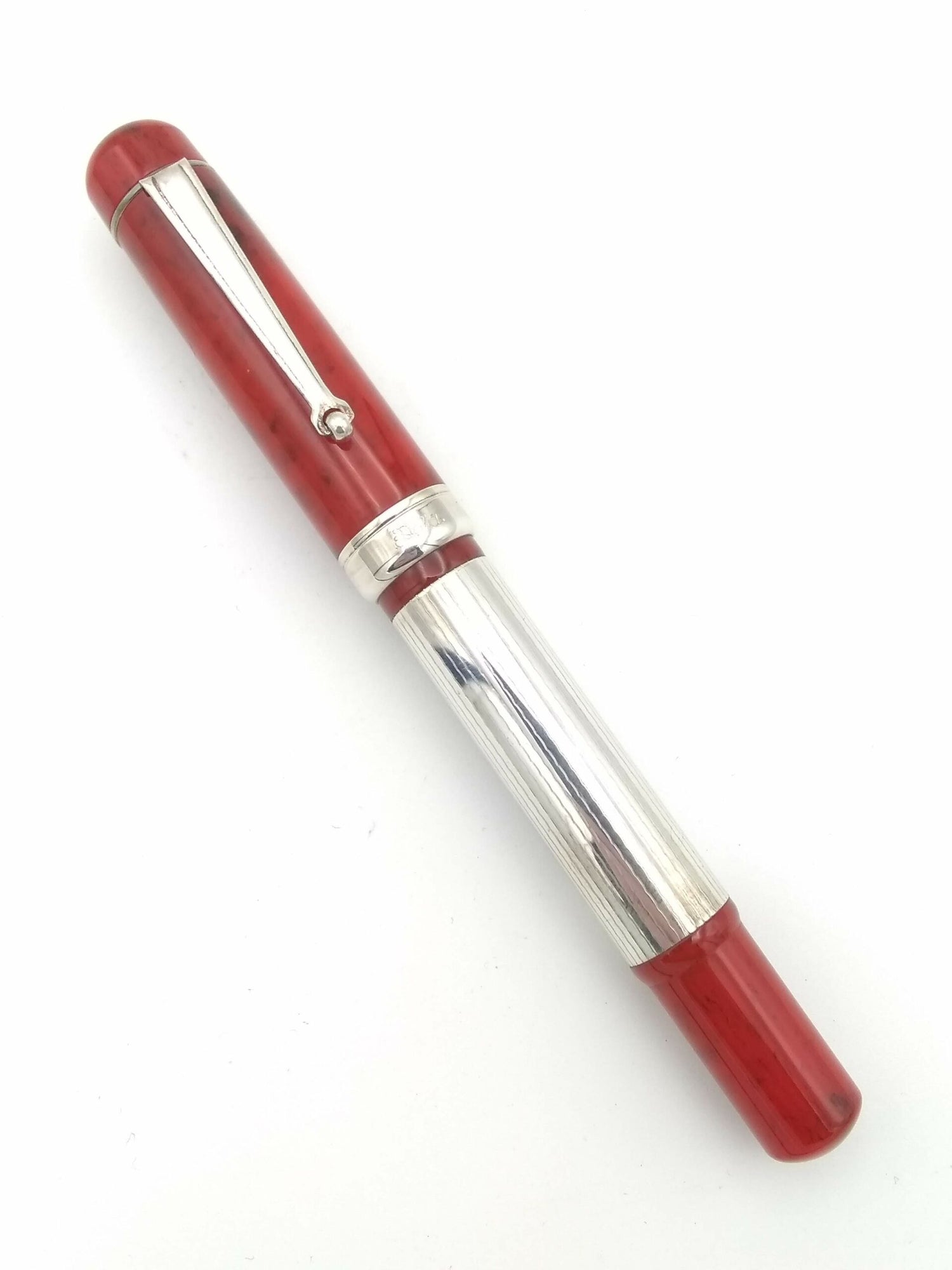 Delta Nautilus Sterling Silver & Red - 18k Medium Nib
