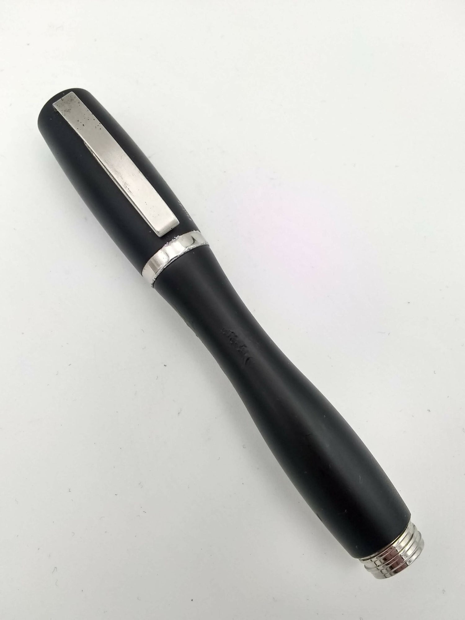 Delta Fluida Black - Medium Steel Nib