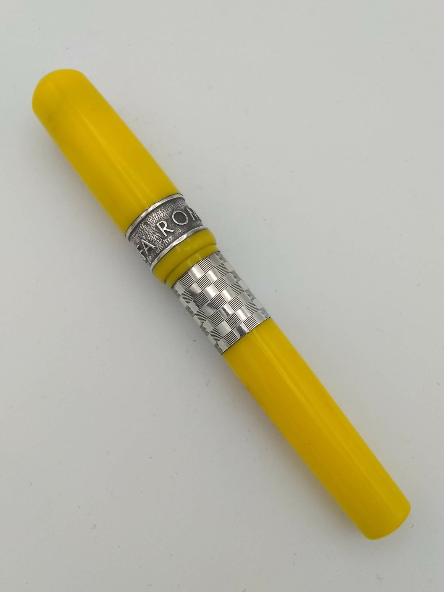 Delta Alfa Romeo Yellow - 18k Medium Nib
