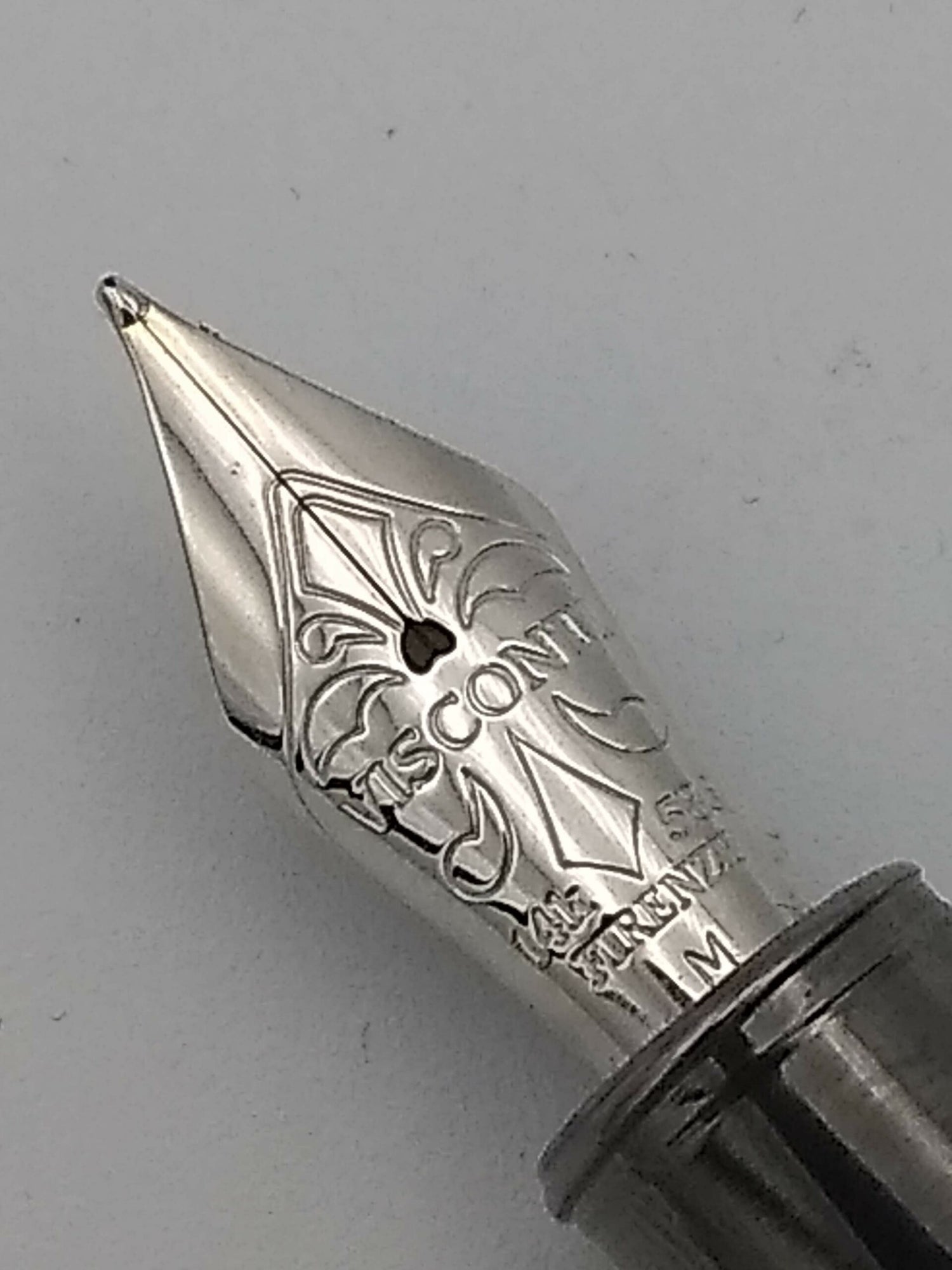 Visconti Metropolis Gunmetal - 14k Medium Nib