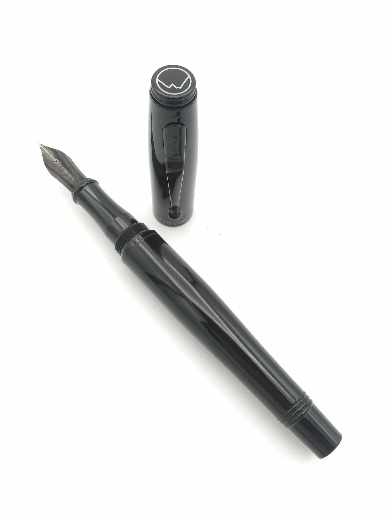 Monteverde Invincia All Black - Medium Steel Nib