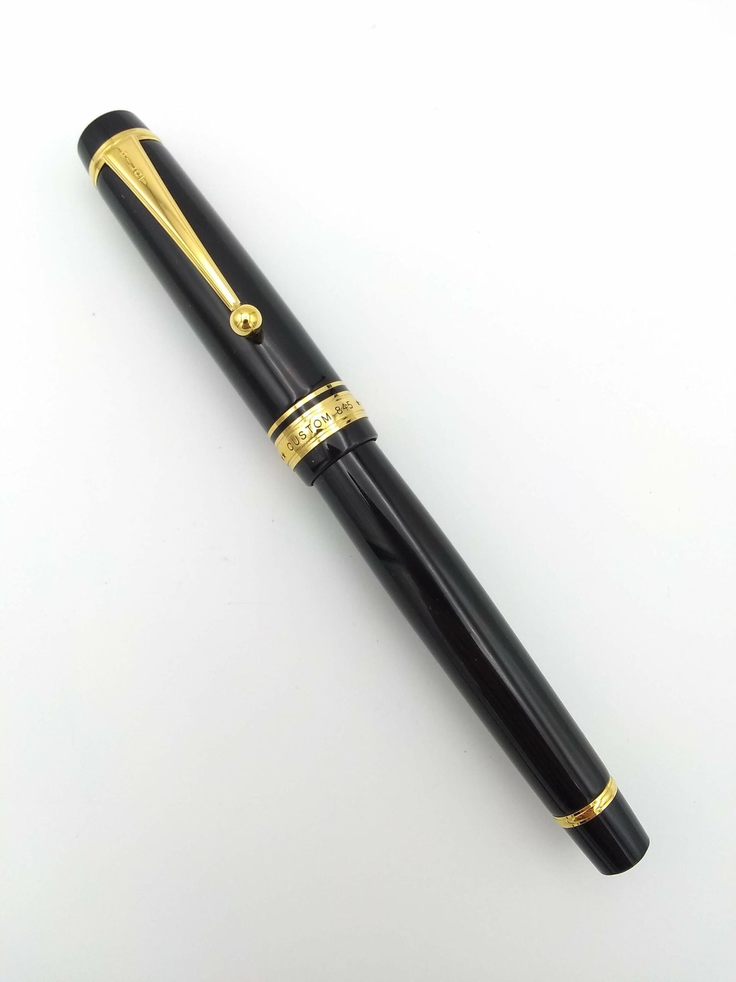 Pilot Custom 845 Black - 18k Broad Nib