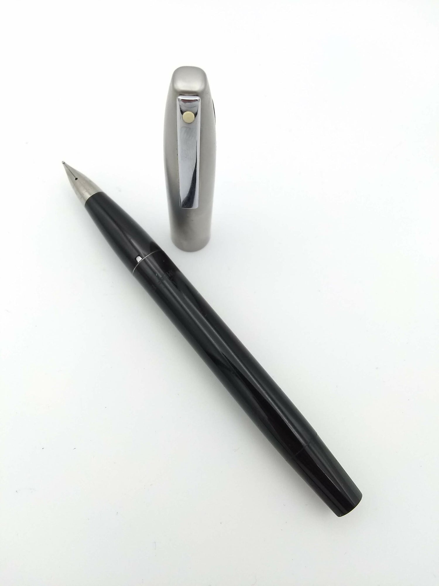 Sheaffer Imperial Deluxe II Black - Medium Steel Nib
