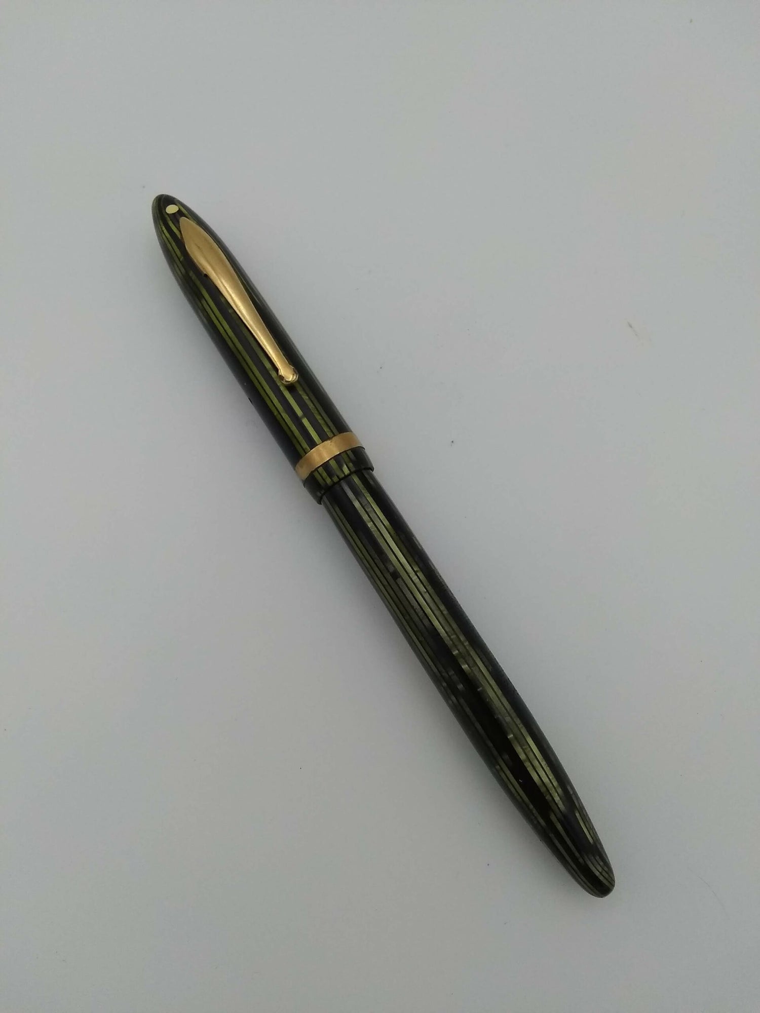 Sheaffer Balance 875 Green Striated - 14k Fine Nib