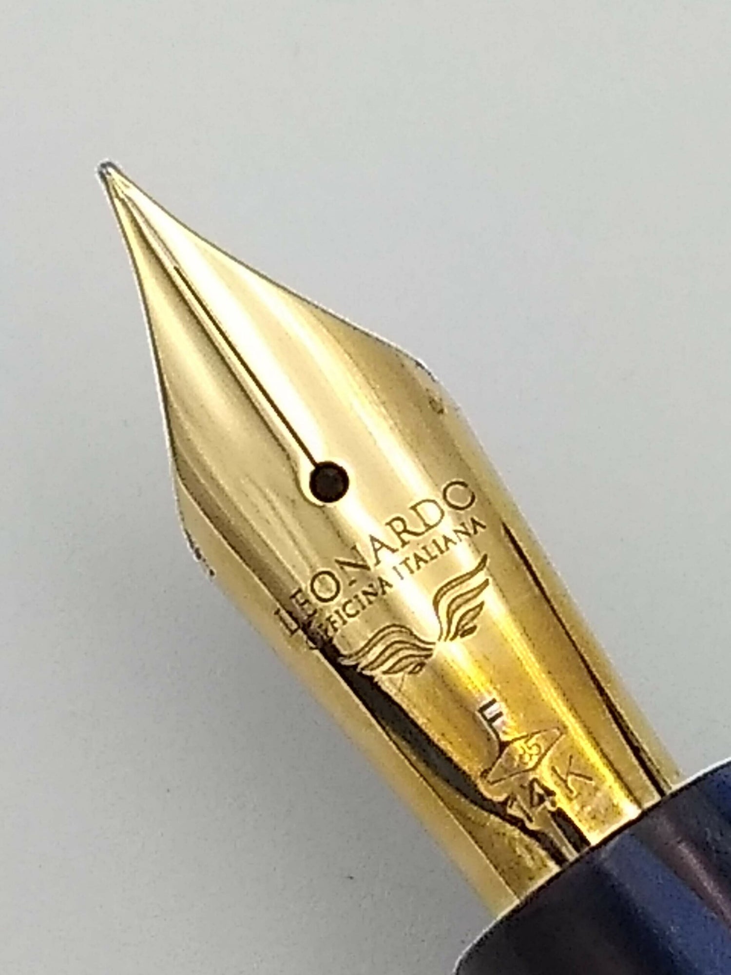 Leonardo Momento Zero Abyss LE 79/100 - 14k Fine Nib