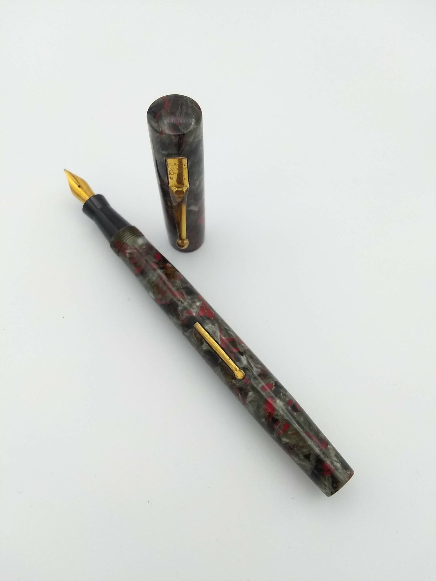 Mabie Todd Swan Black Bird Mottled Grey & Red - 14k Semi Flex Fine Nib