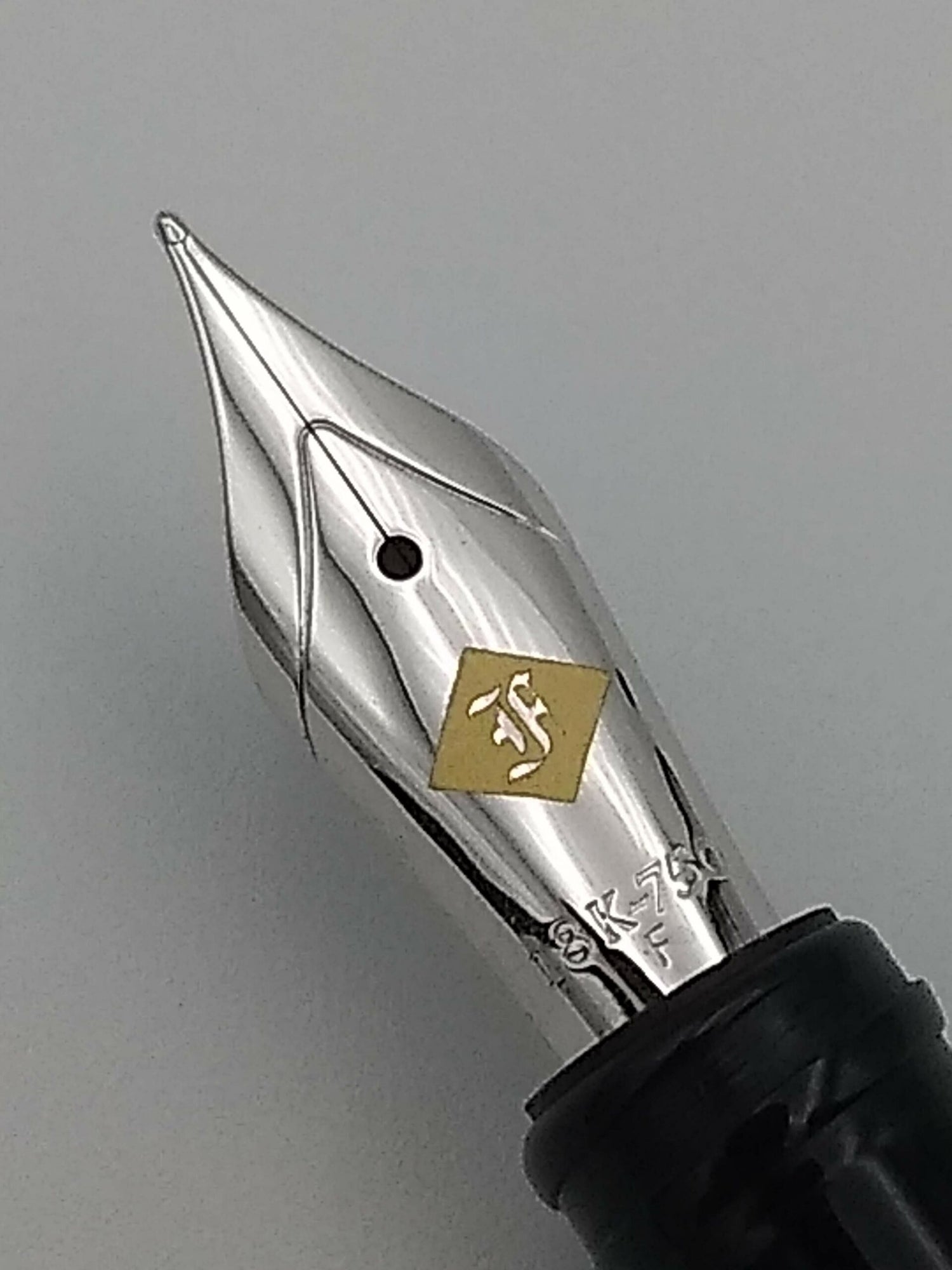 Franklin Christoph 03 Black - 18k Fine Nib