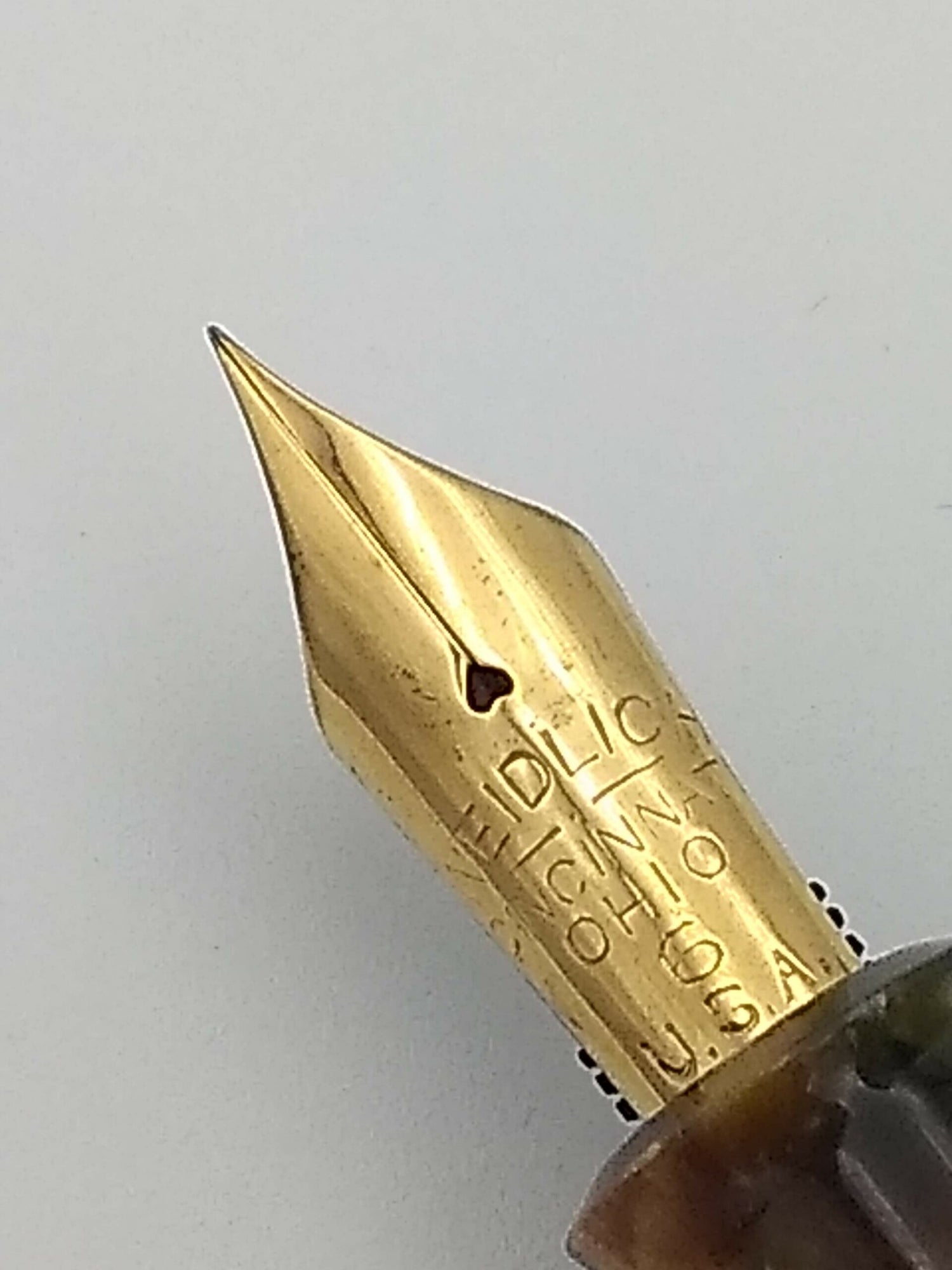 Ariel Kullock Celluloid Marble Brown - 14k Extra Fine Weidlich Nib