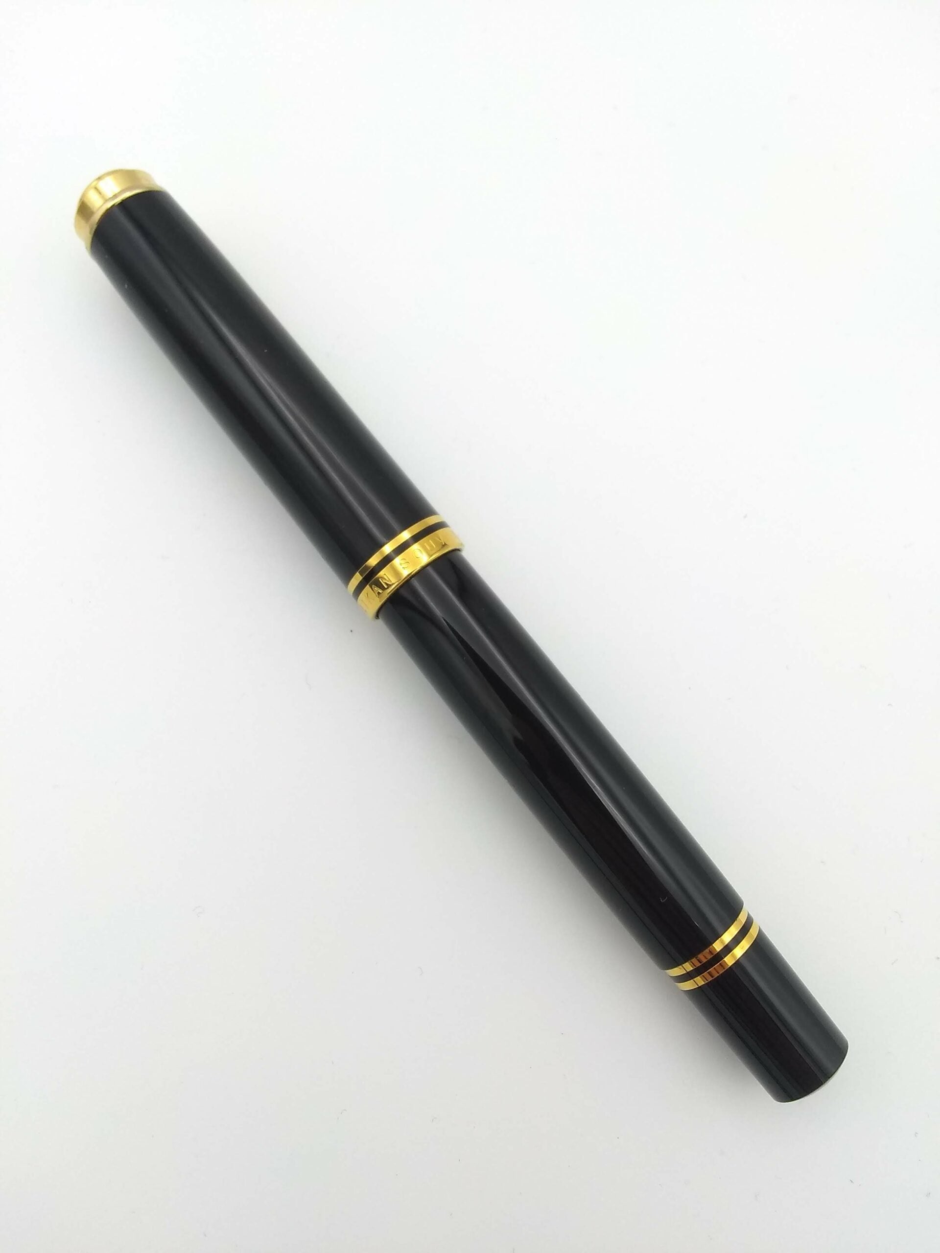 Pelikan M800 Black - 18c Broad Nib - Pen Realm