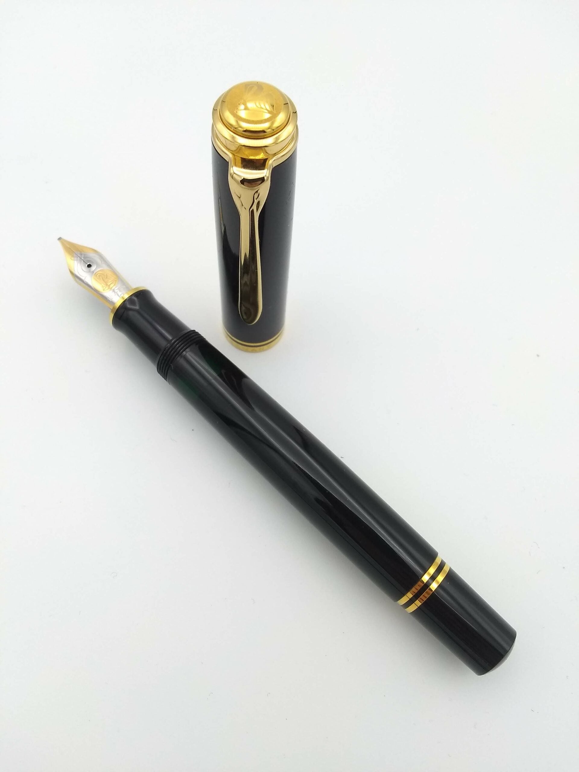 Pelikan M800 Black - 18c Broad Nib - Pen Realm