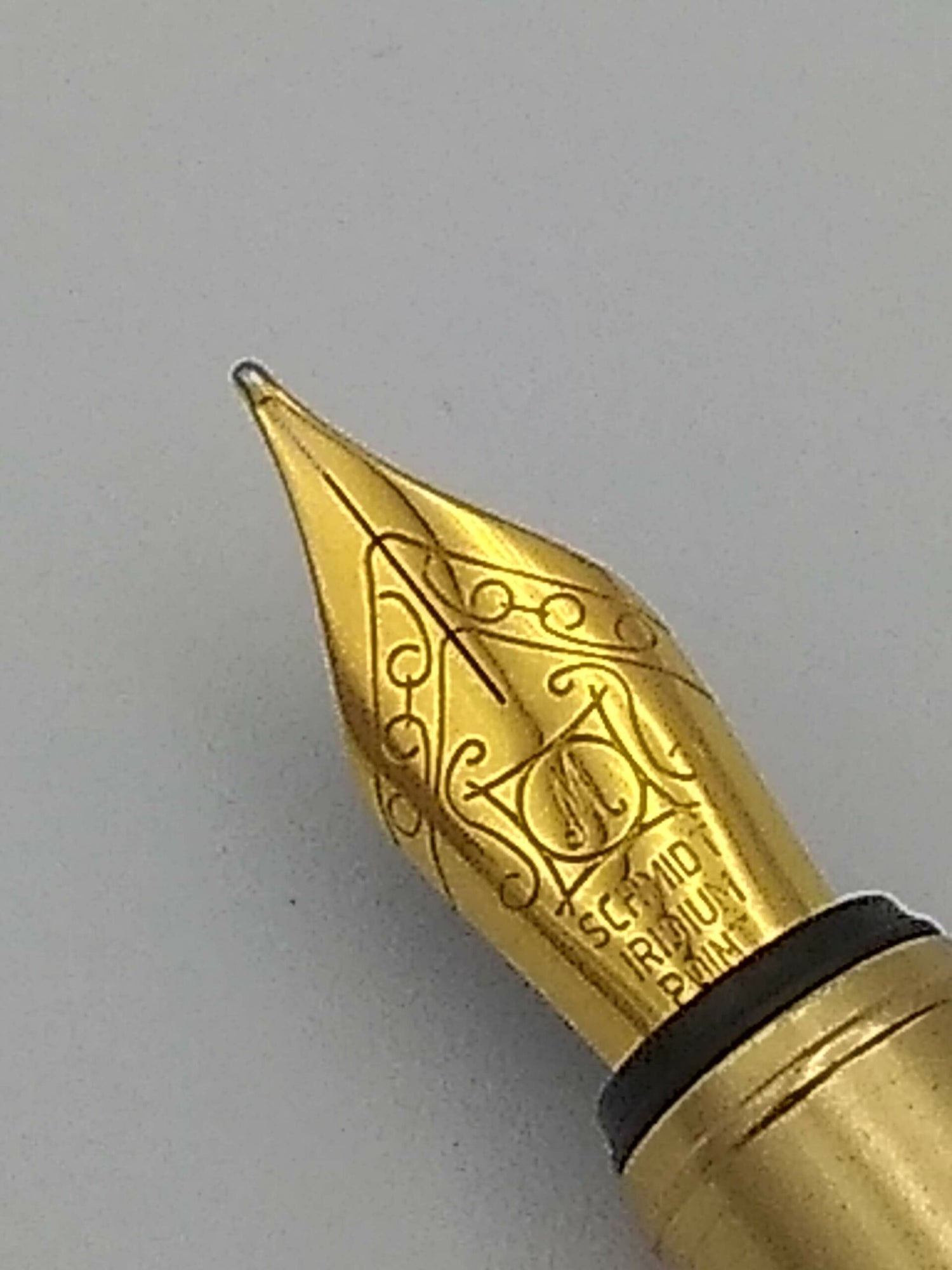 Ystudio Classic Red Resin - Fine Steel Nib