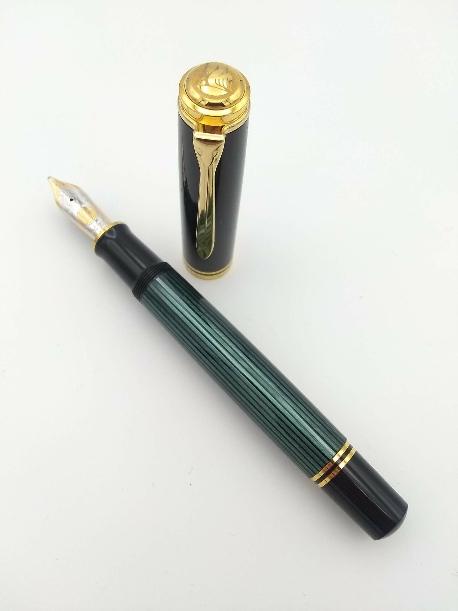Pelikan M1000 Green Striated - 18C Double Broad Nib