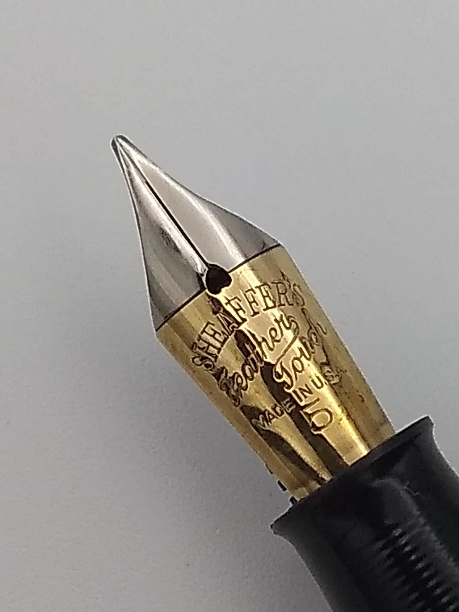 Sheaffer Balance 500 Carmine Red Striated Set - 14k Fine & Pencil