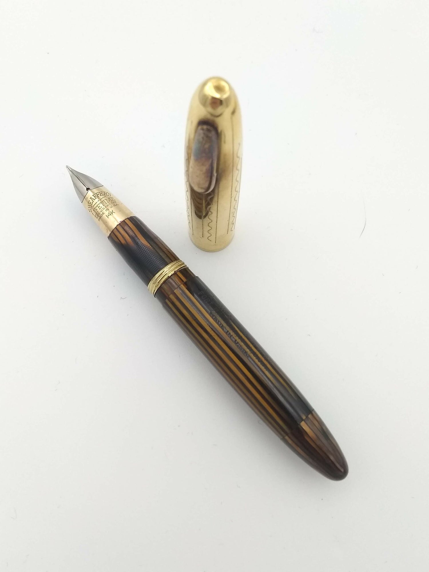 Sheaffer Tuckaway Crest Golden Brown Set - 14k Extra Fine & Pencil