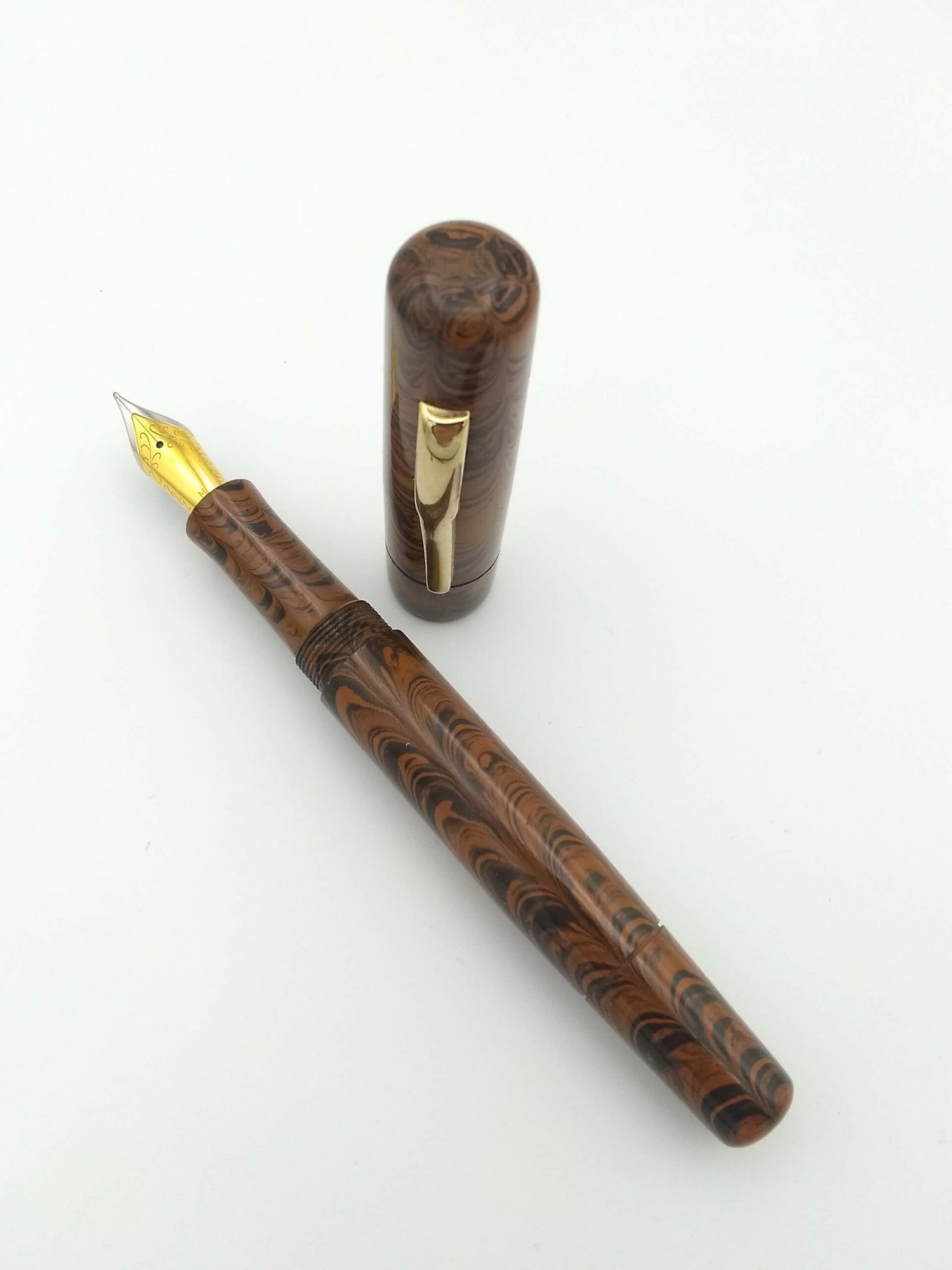 Ranga Zayanite Brown Ripple - Medium Steel Nib