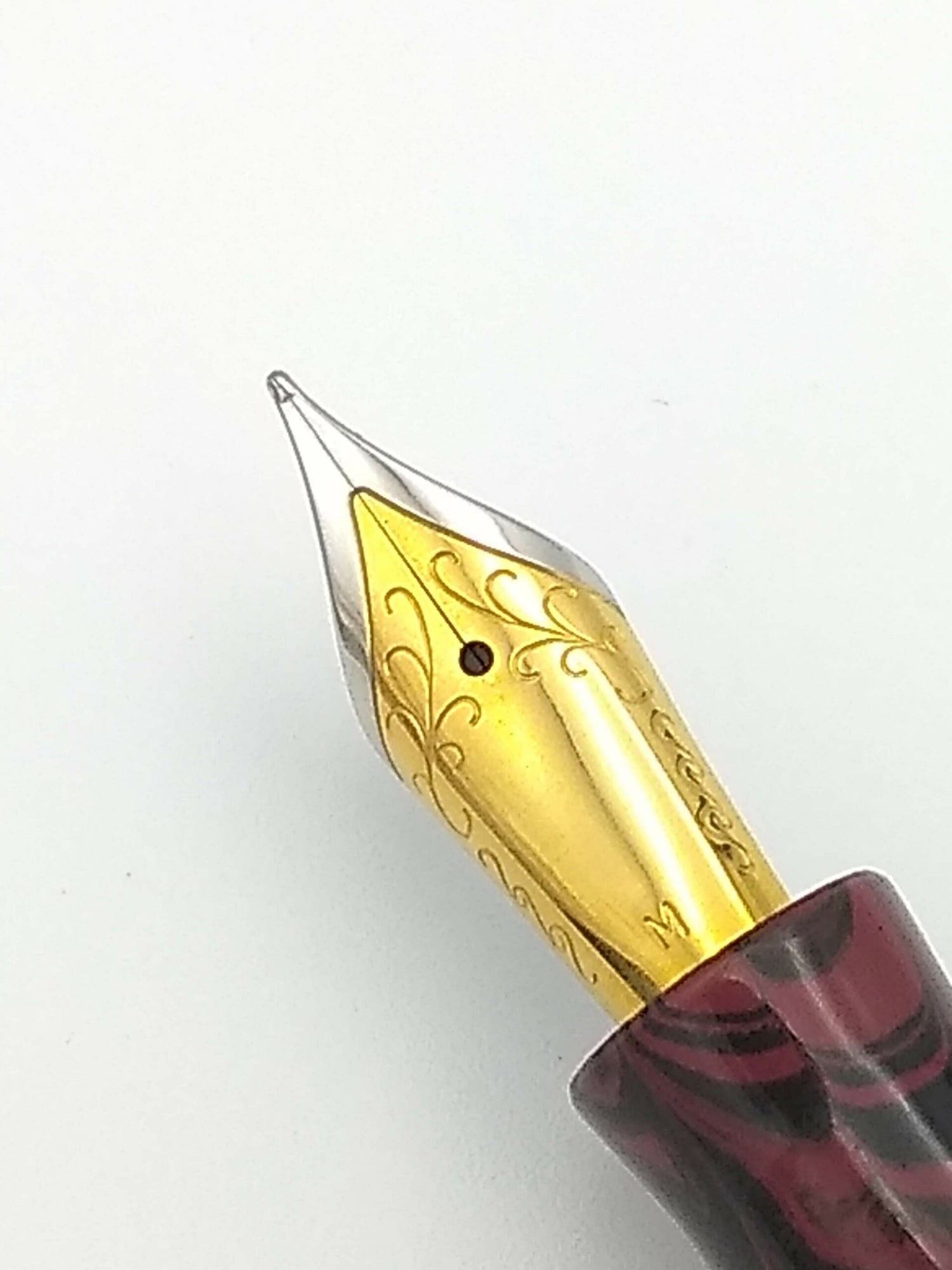 Ranga Zayanite Red & Black Ripple - Medium Steel Nib
