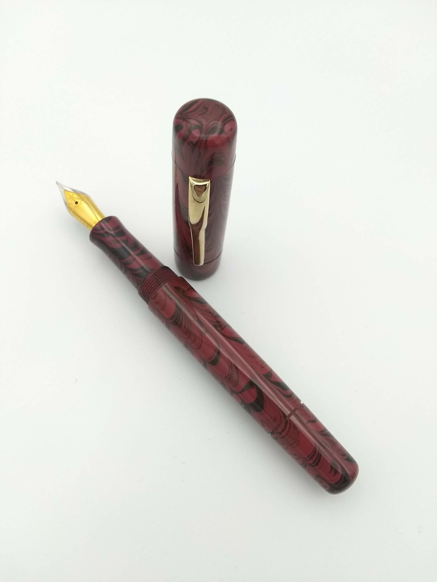 Ranga Zayanite Red & Black Ripple - Medium Steel Nib