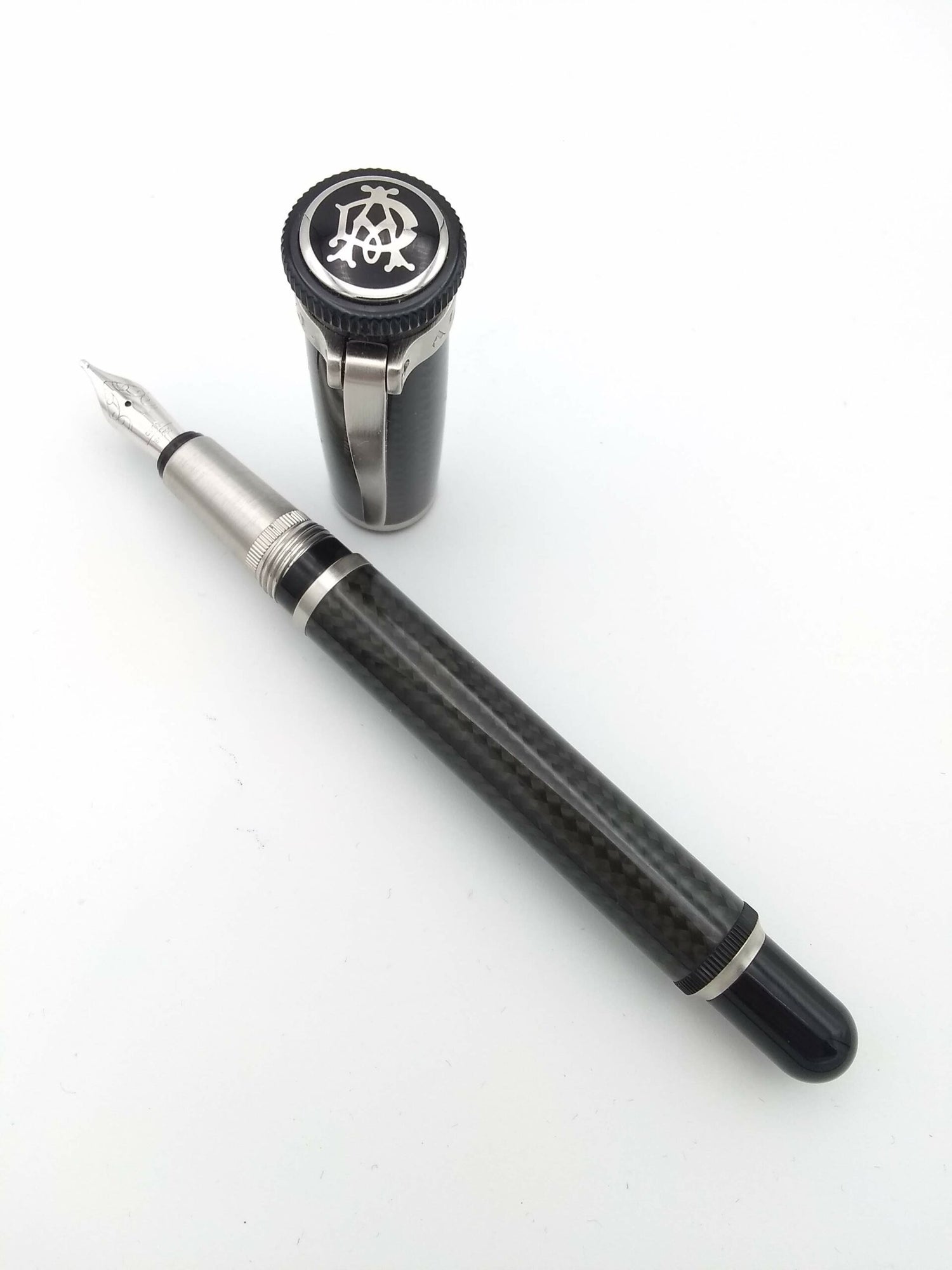 Dunhill Sentryman Carbon Fiber - 18k Medium Nib