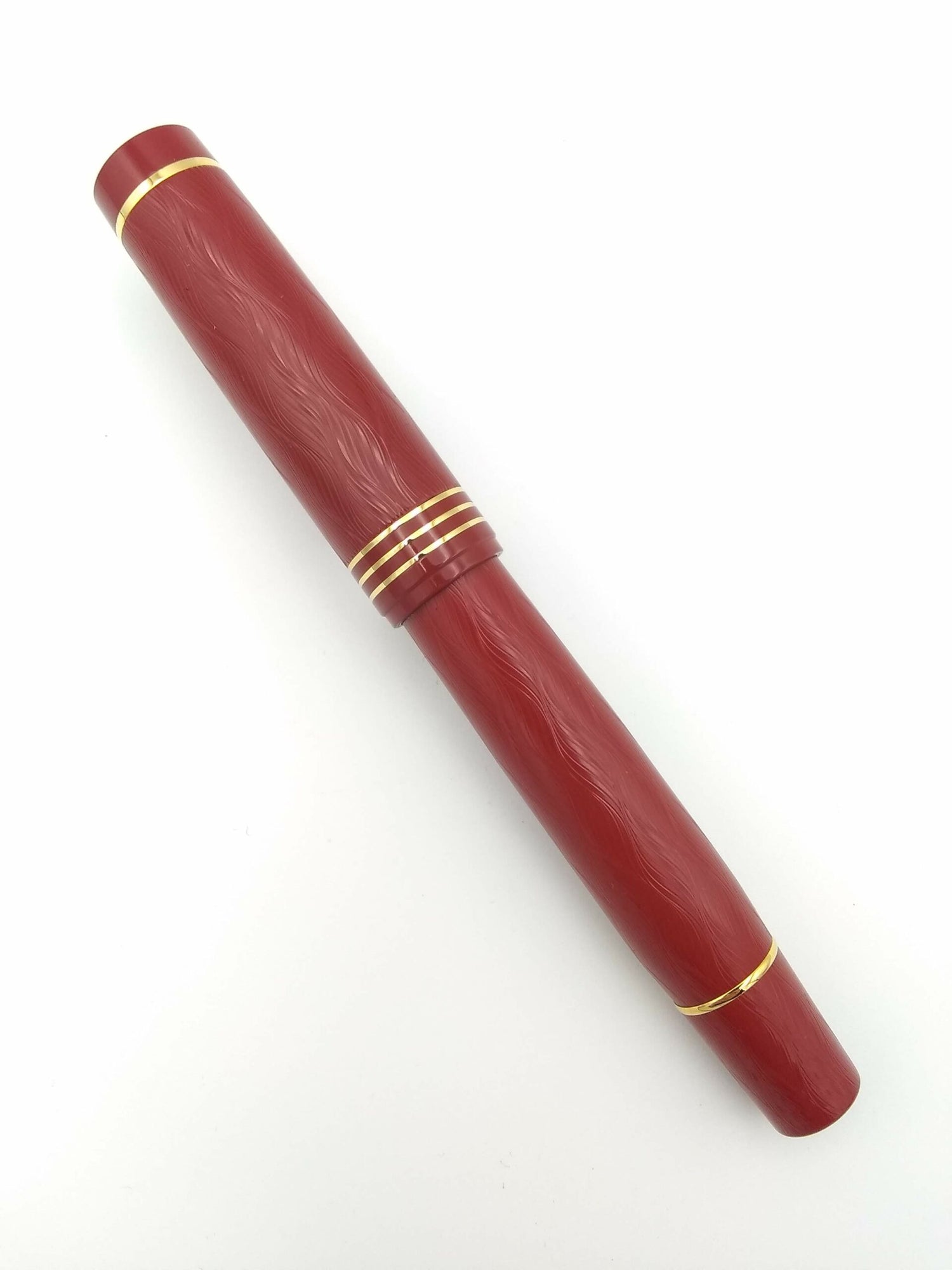 Leonardo Audace Guilloche Art Nouveau Ebonite Collection Red Granata - 14k 1.1 Stub 