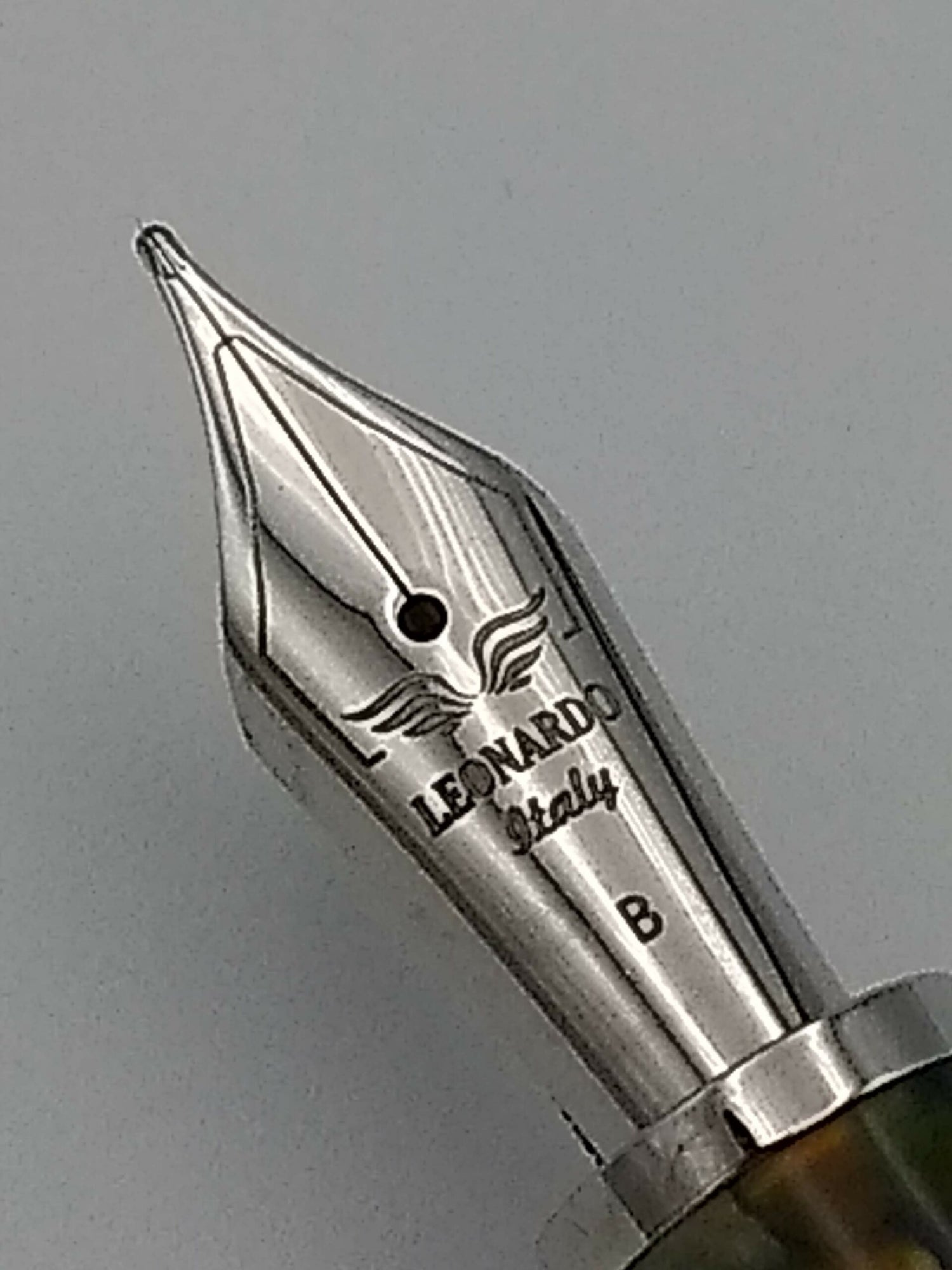 Leonardo Momento Zero Grande Girasole(Sunflower) - Broad Steel Nib