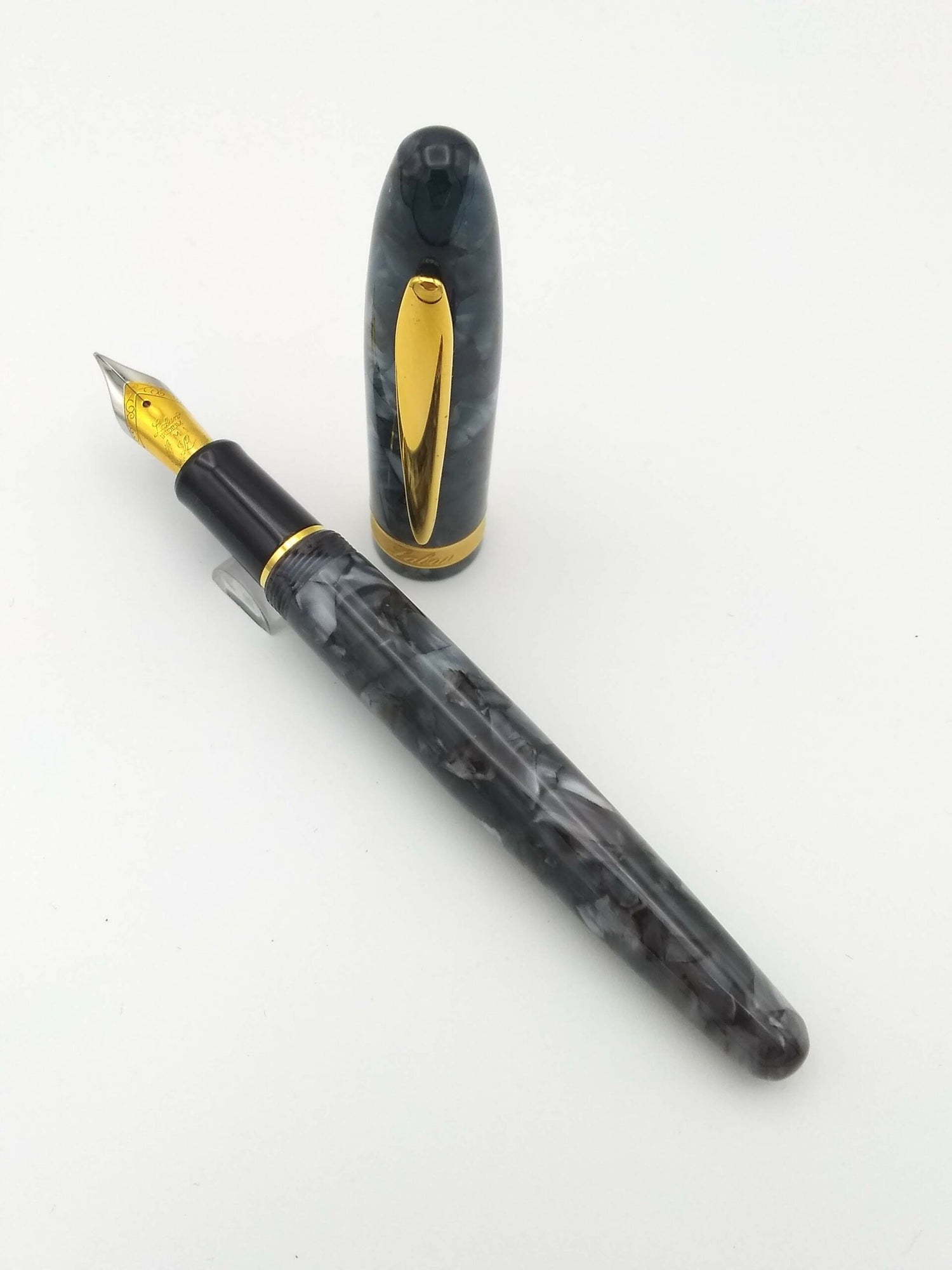 Laban Taroko Marble Gorge - Medium Steel Nib