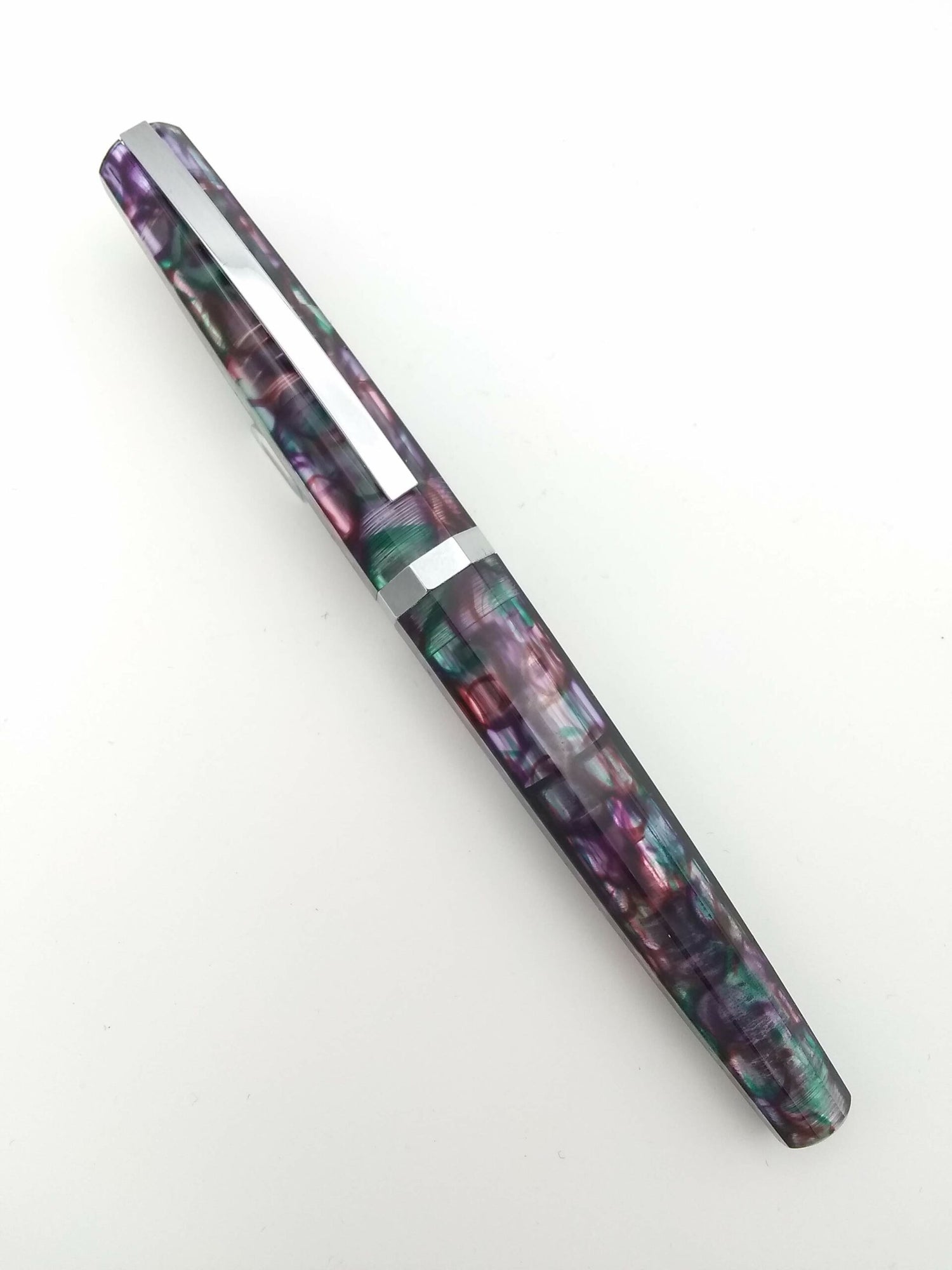 Mr. Cypress Facetted Cellulose Acetate Green & Purple - Extra Fine Steel Nib