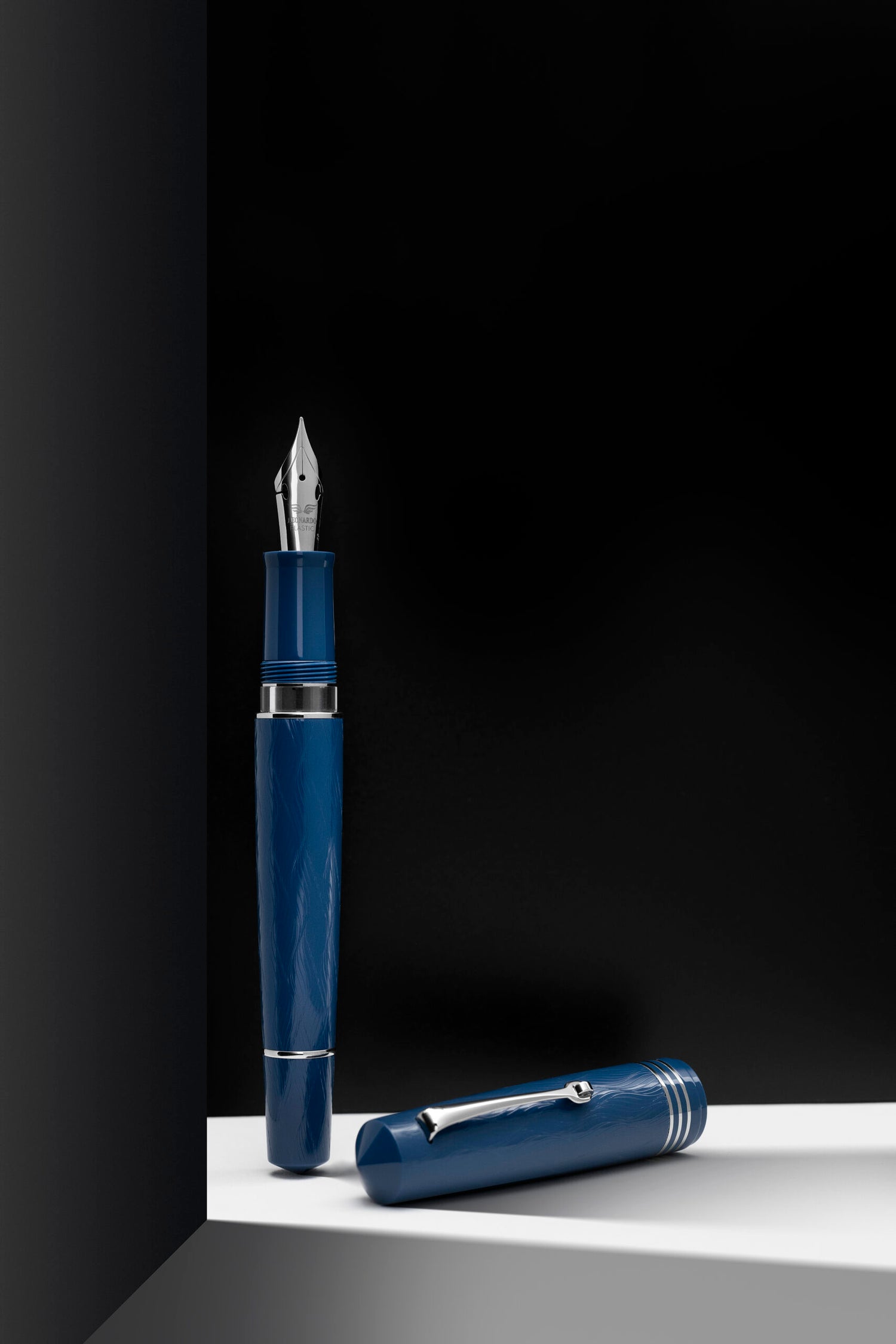 Leonardo Momento Zero Grande 2.0 Guilloche Iris Blue