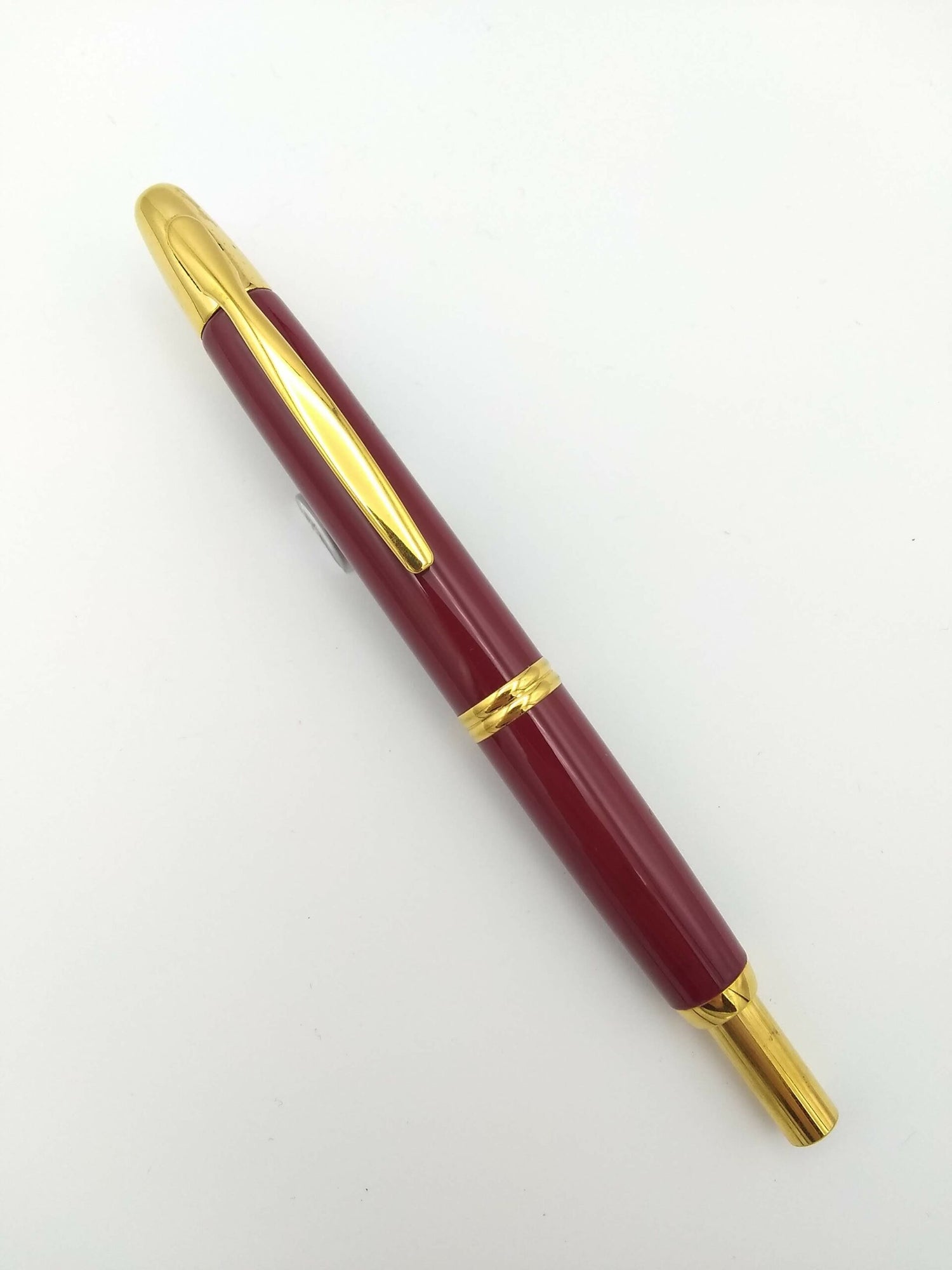 Pilot Vanishing Point Red & Gold - 14k Medium Nib