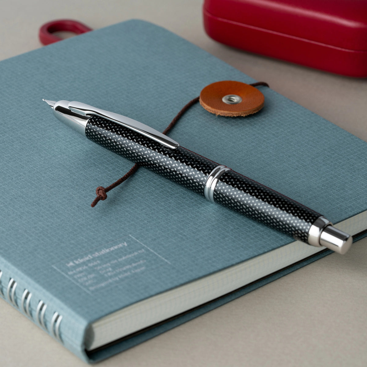 Pilot Vanishing Point Fountain Pen - Black Carbonesque