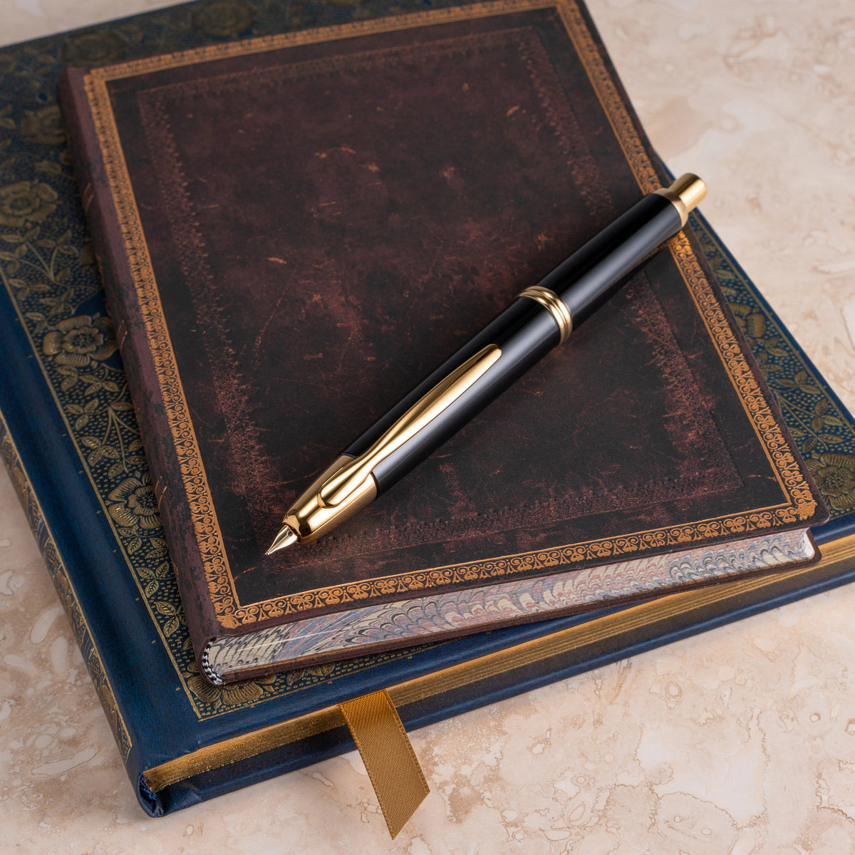 Pilot Vanishing Point Fountain Pen - Black & Gold