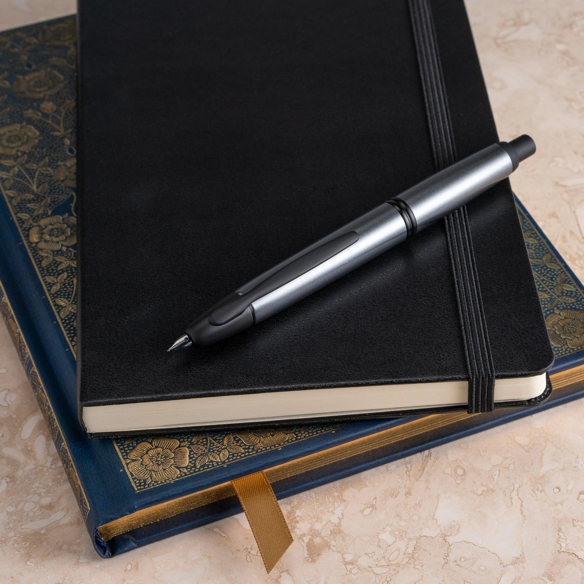 Pilot Vanishing Point Fountain Pen - Gun Metal/Matte Black