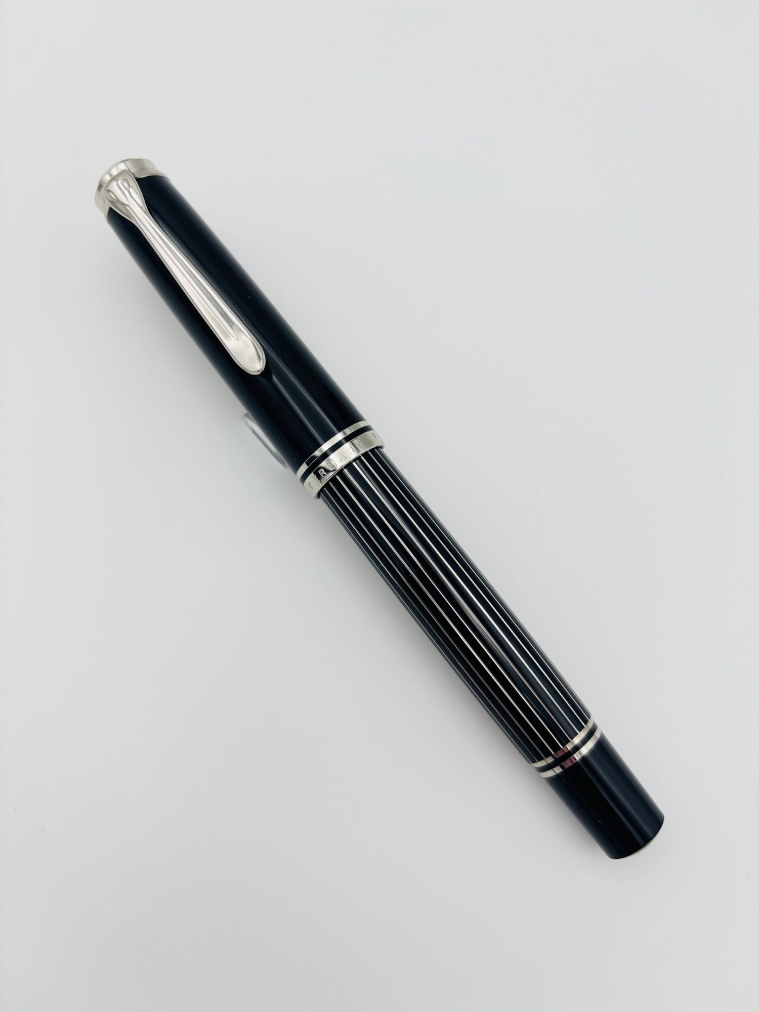 Pelikan M815 Metal Stripped - 18C Fine Nib