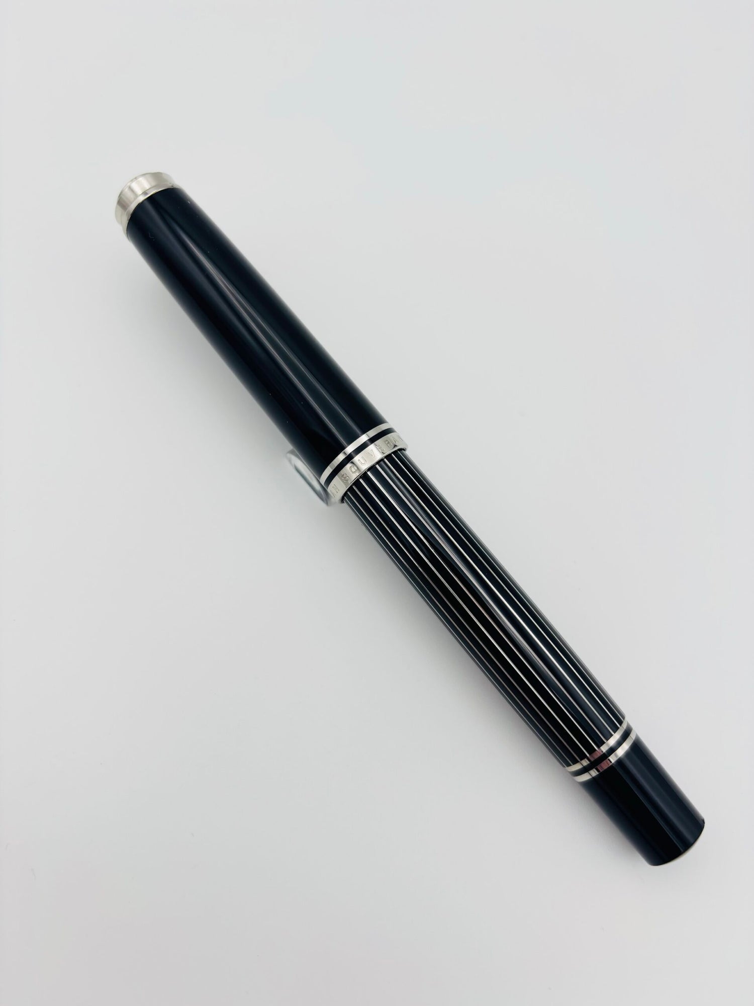 Pelikan M815 Metal Stripped - 18C Fine Nib