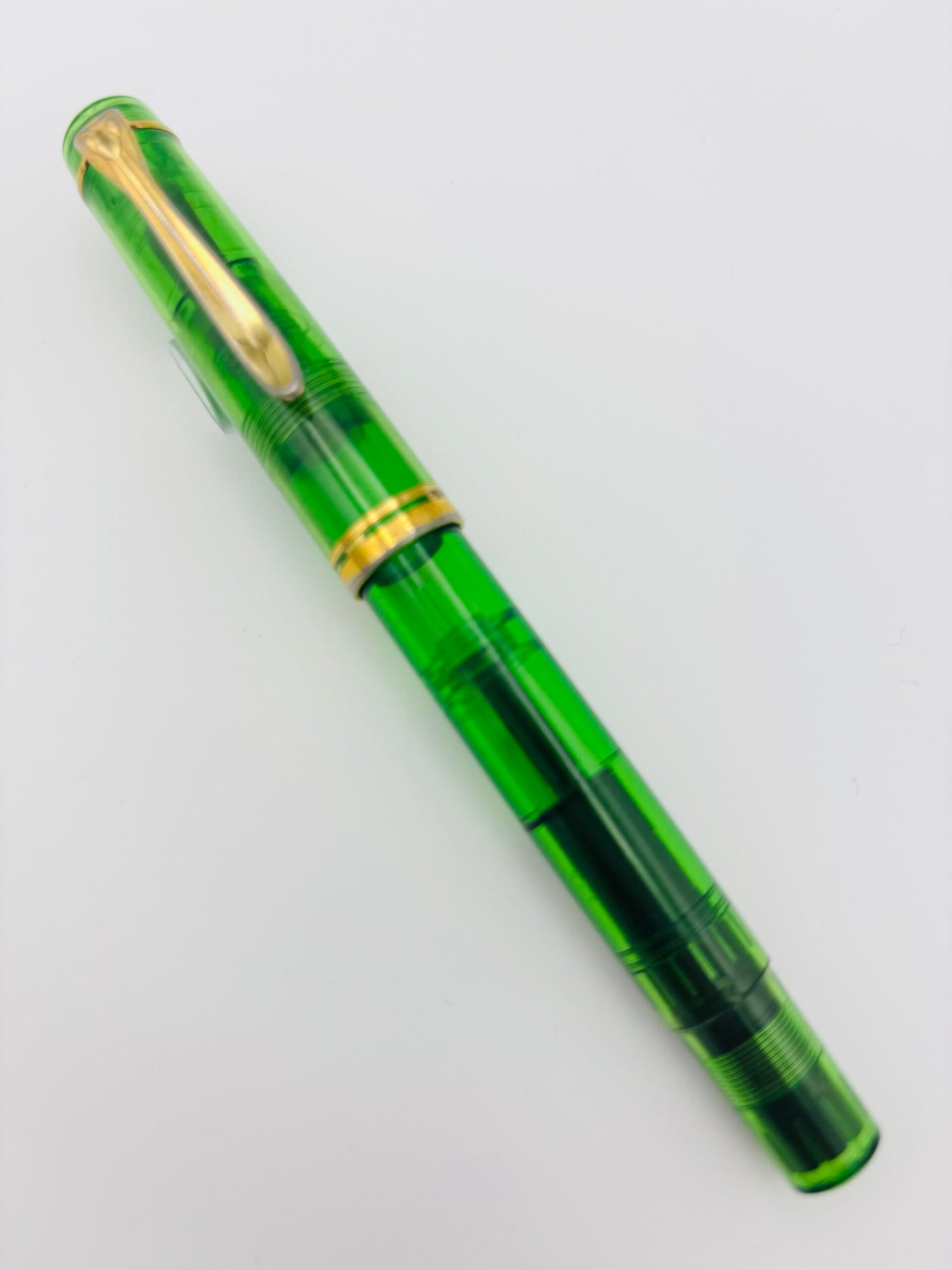 Pelikan M250 Pre 97' Green Demo - 14C Medium Nib