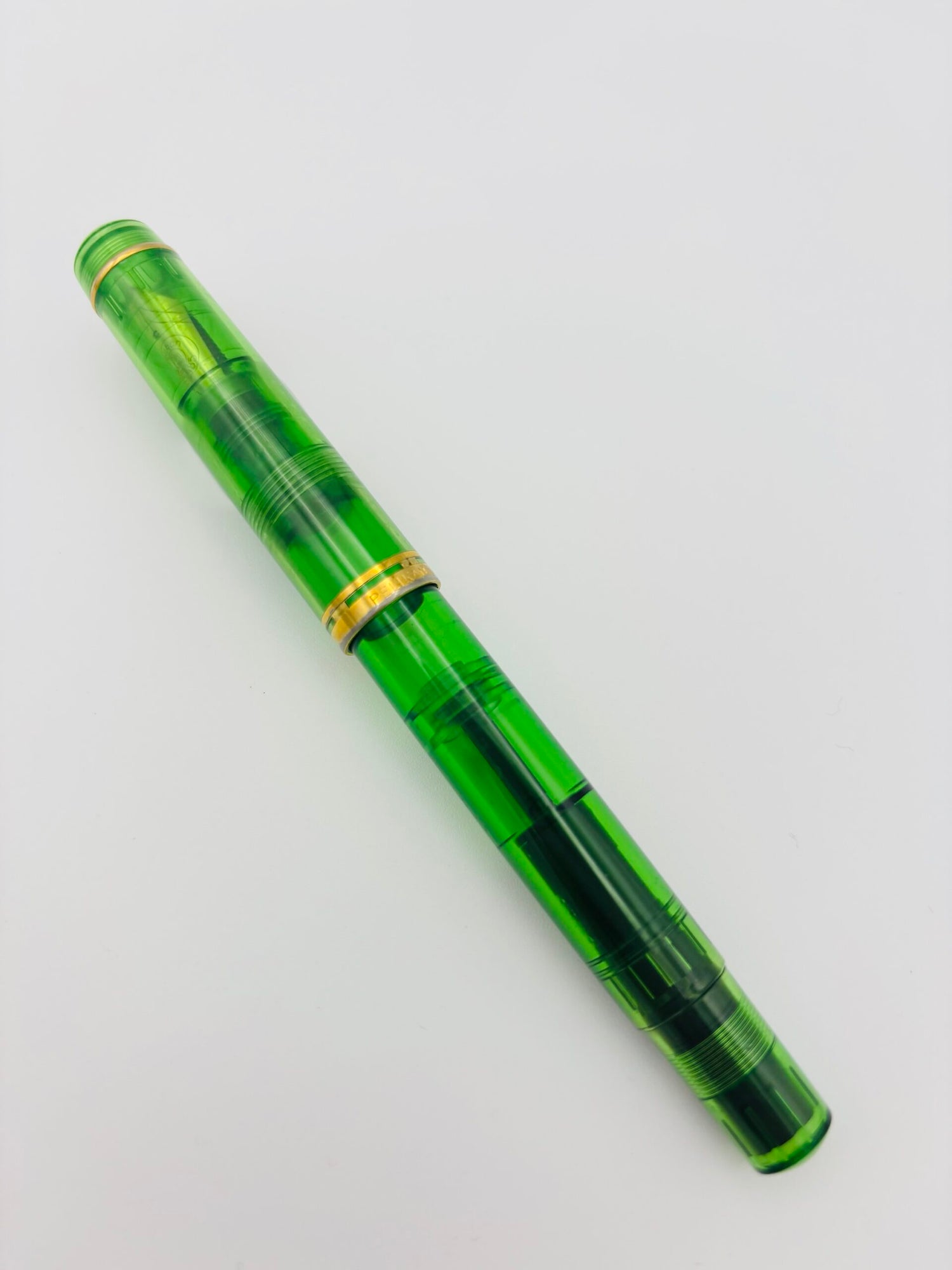 Pelikan M250 Pre 97' Green Demo - 14C Medium Nib
