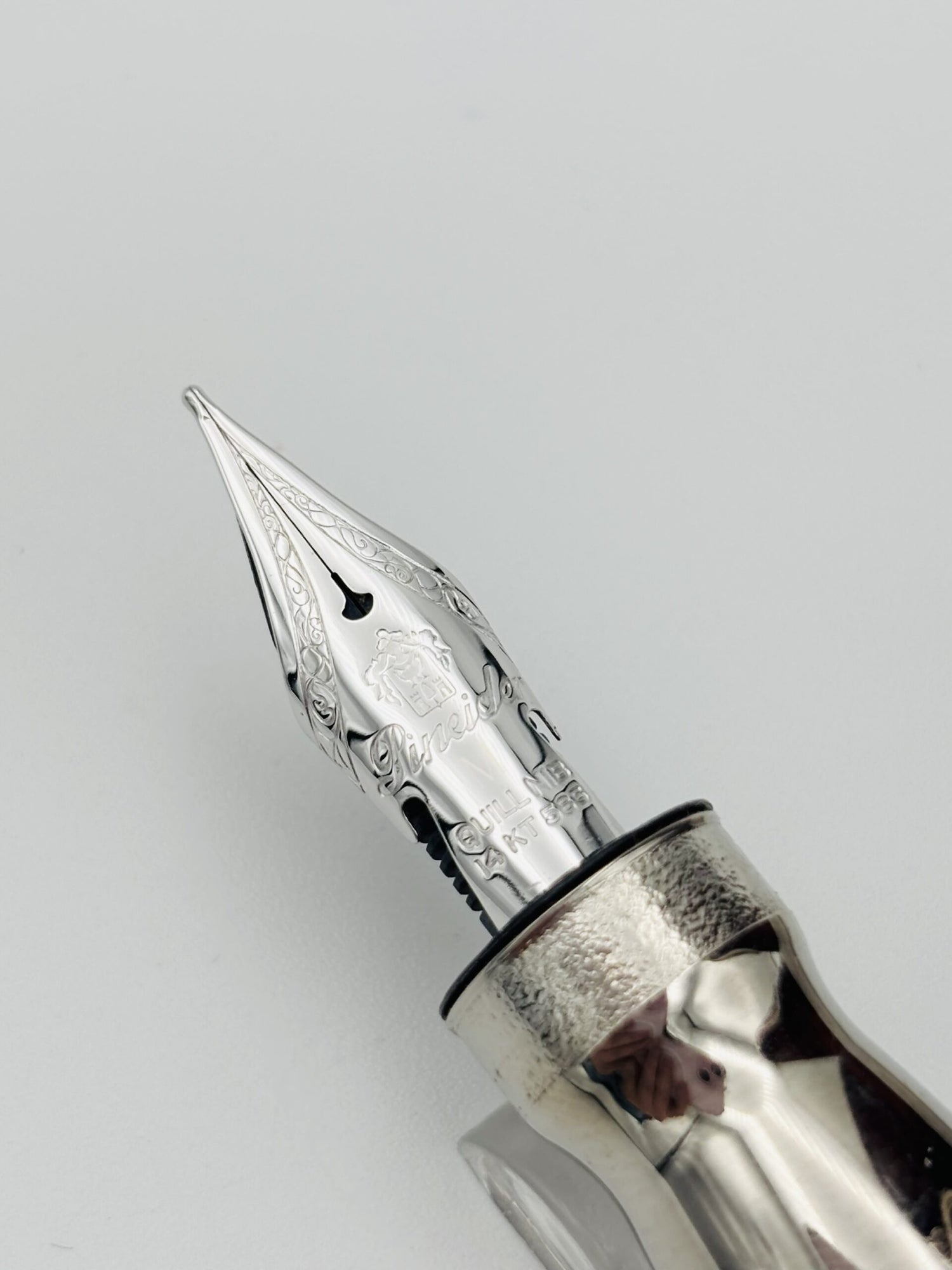 Pineider La Grande Bellezza Rodolite - 14k Medium Nib