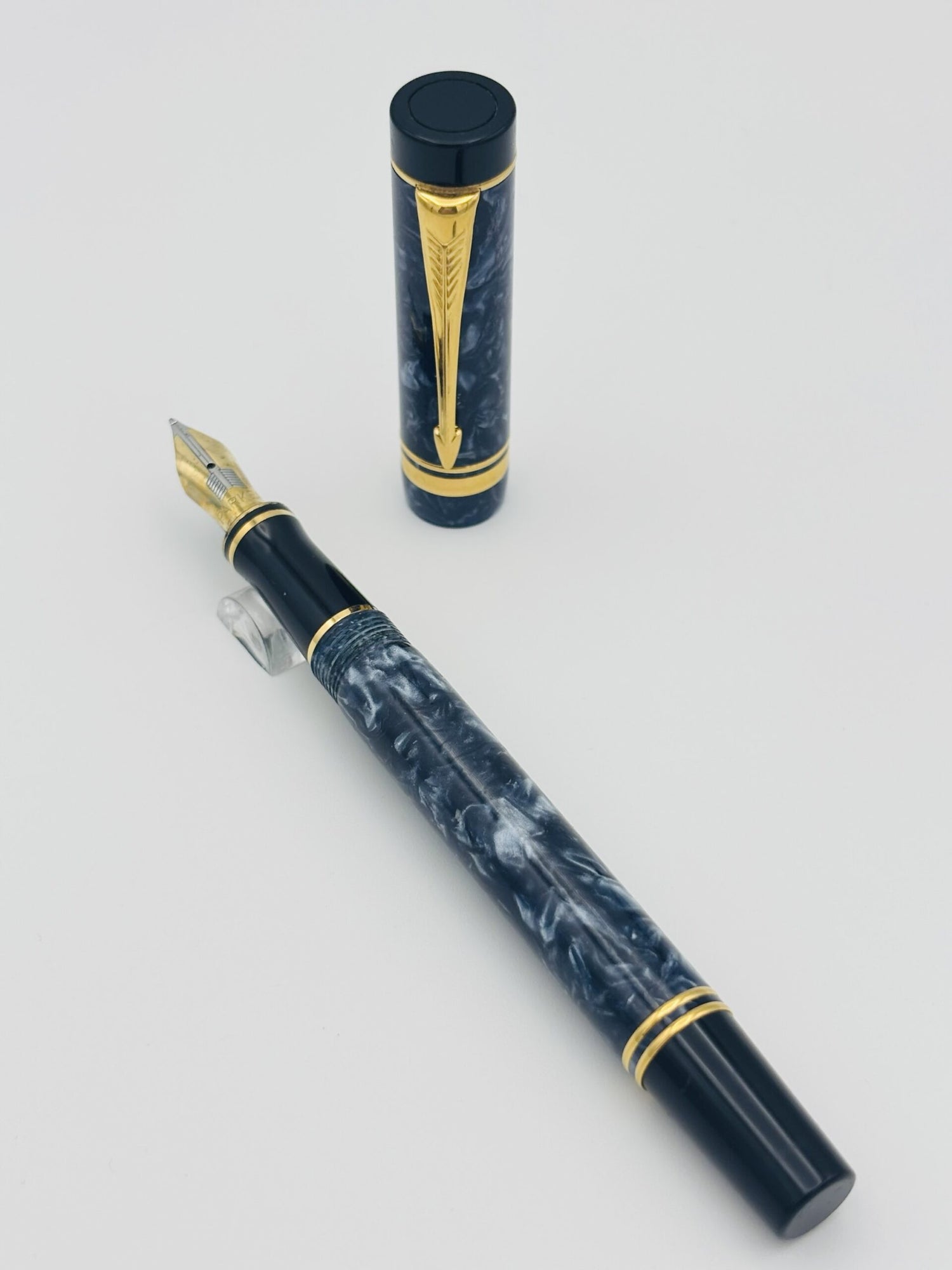 Parker Duofold International Blue Marble - 18k Medium Nib