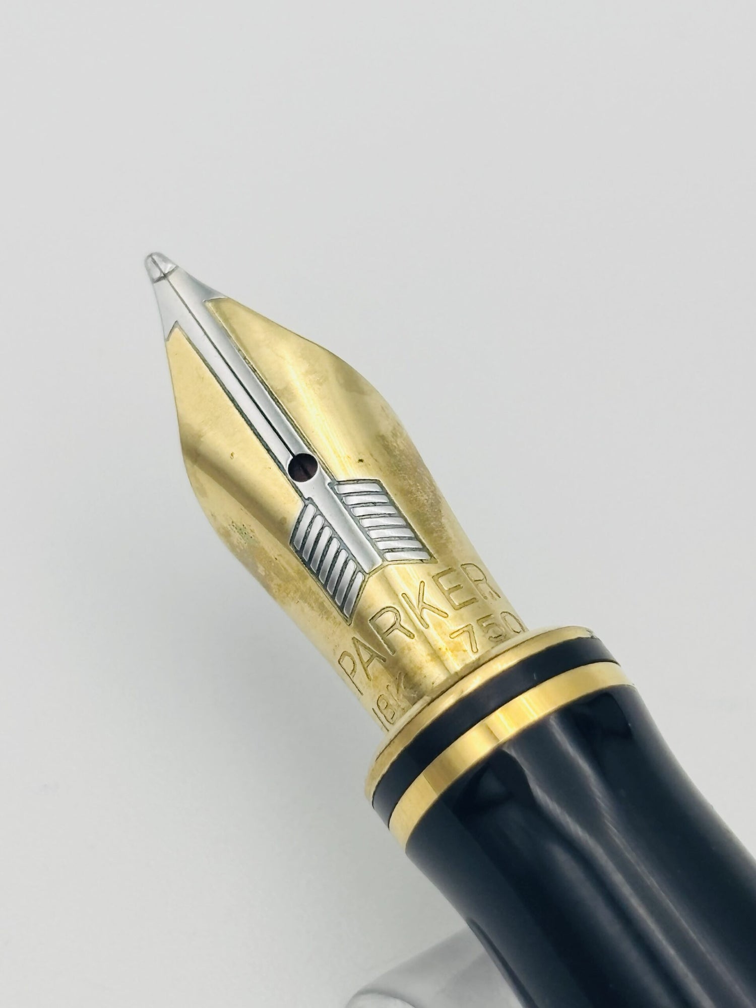 Parker Duofold International Blue Marble - 18k Medium Nib