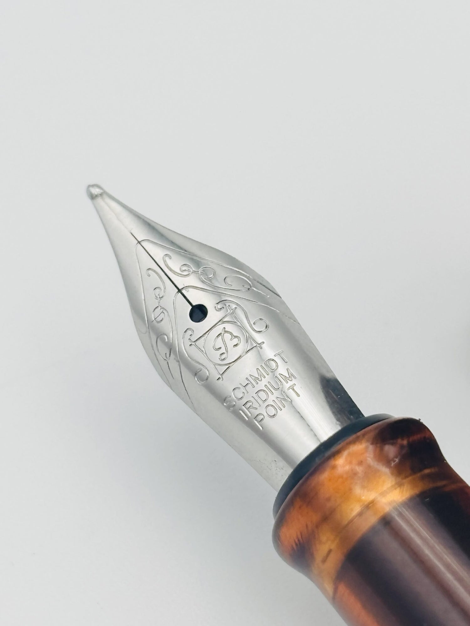 Benu AstroGem Midas - Broad Steel Nib