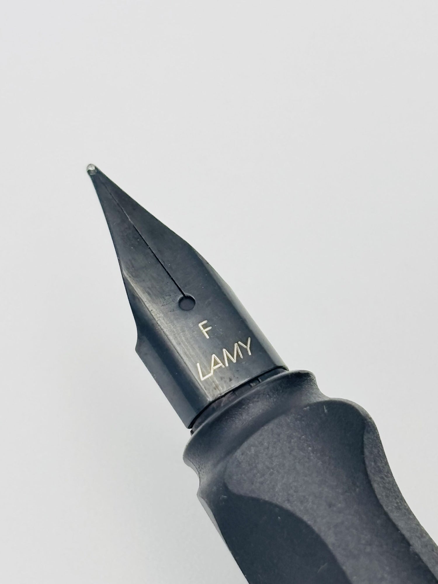 LAMY Safari Charcoal - Fine Steel Nib