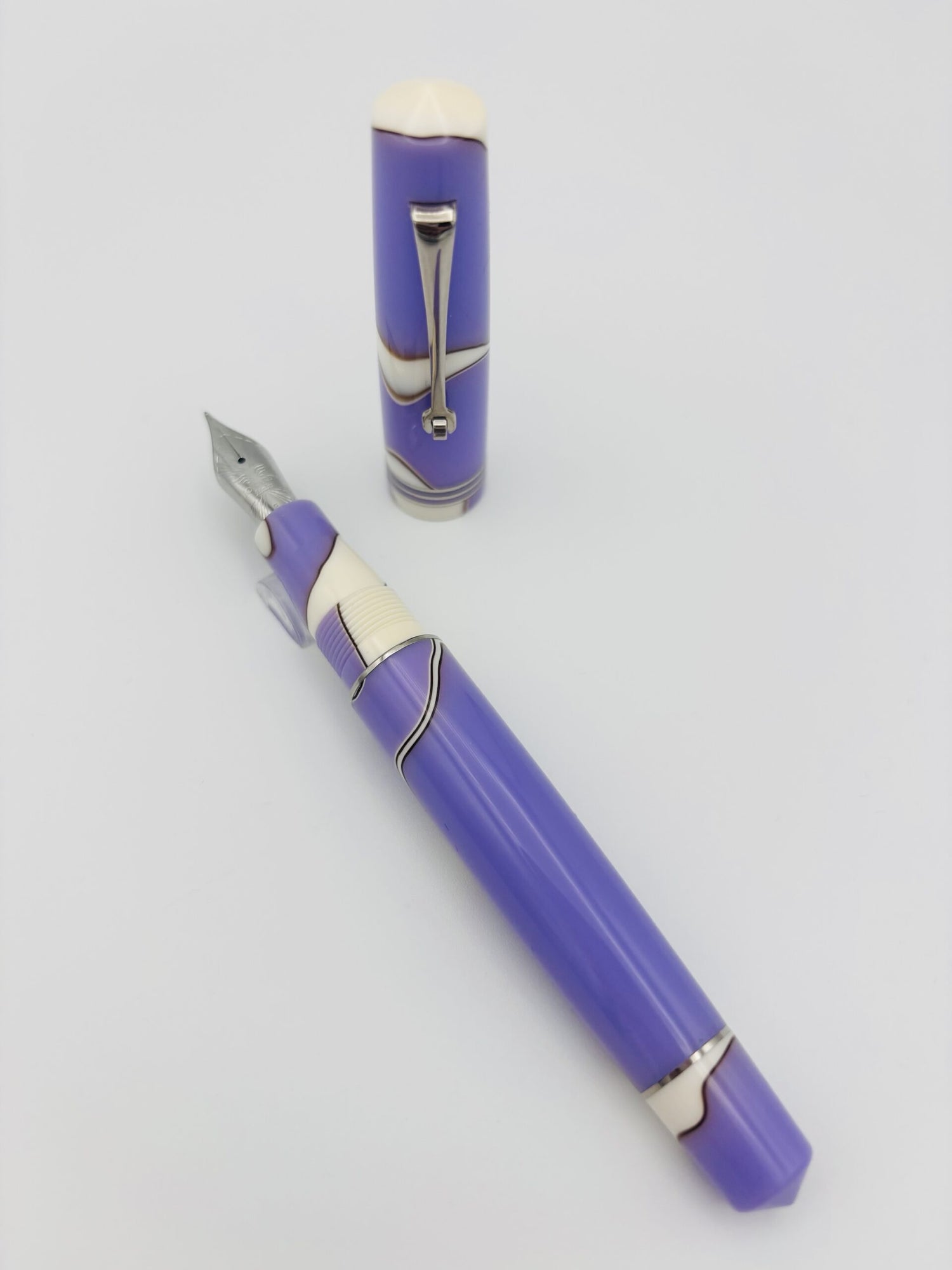 Leonardo Nuvola Lilac - Fine Steel Nib